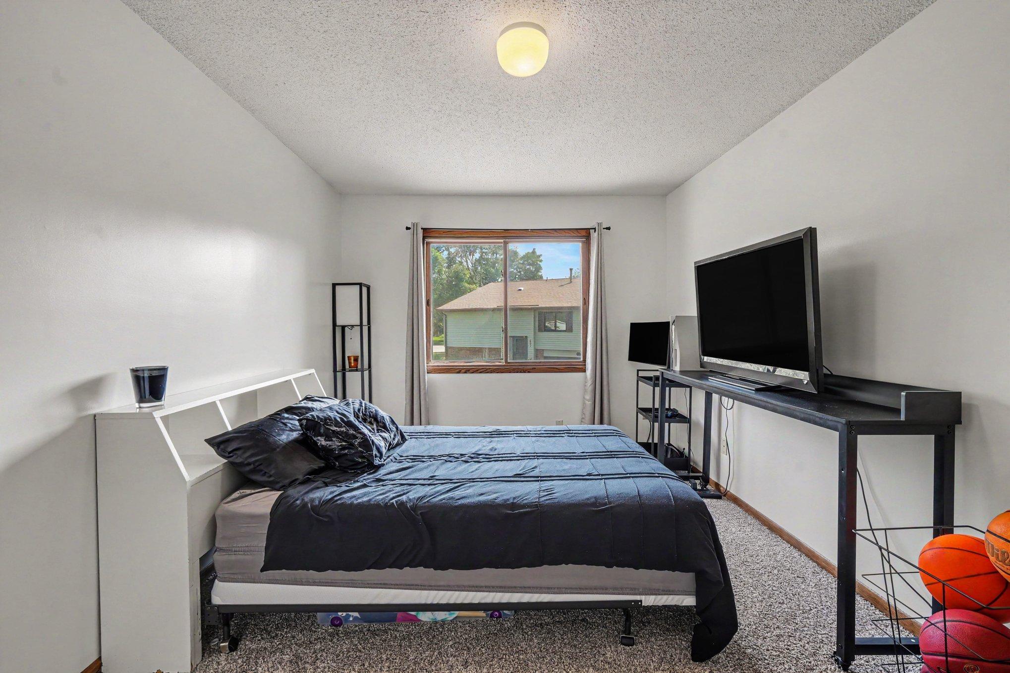 3916 Gershwin Avenue N Property Photo 9