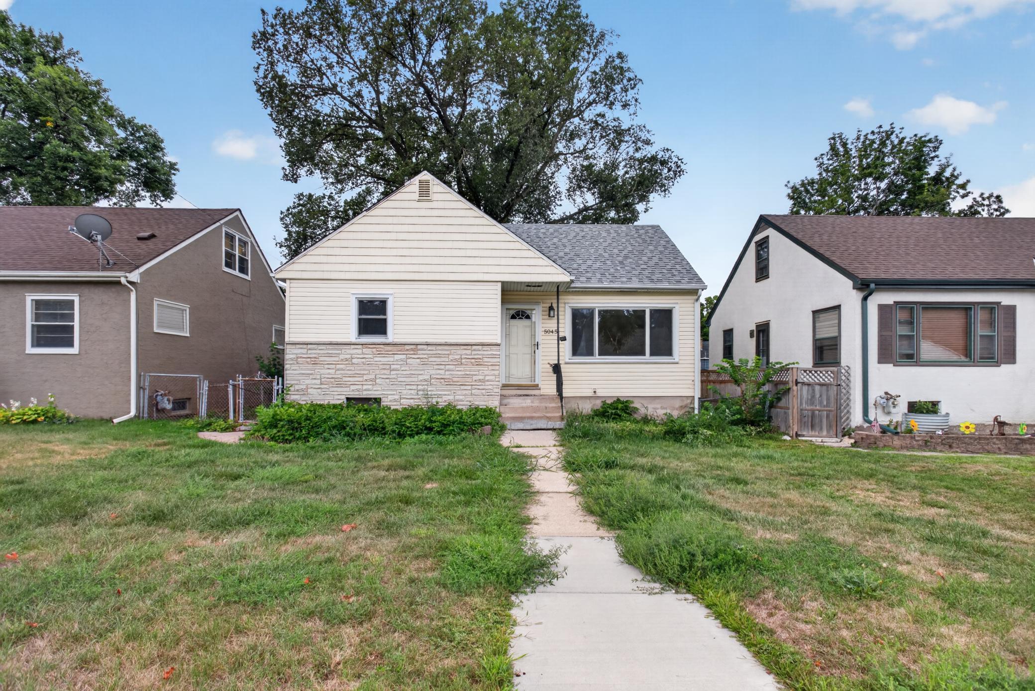 5045 Upton Avenue N Property Photo 3