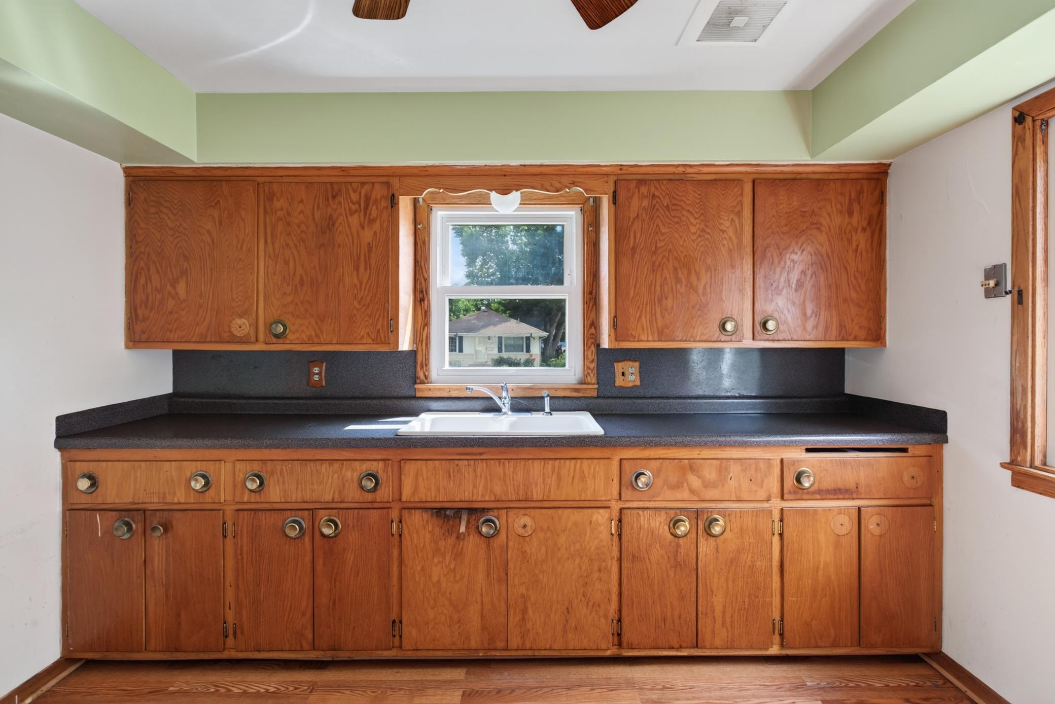 5045 Upton Avenue N Property Photo 6
