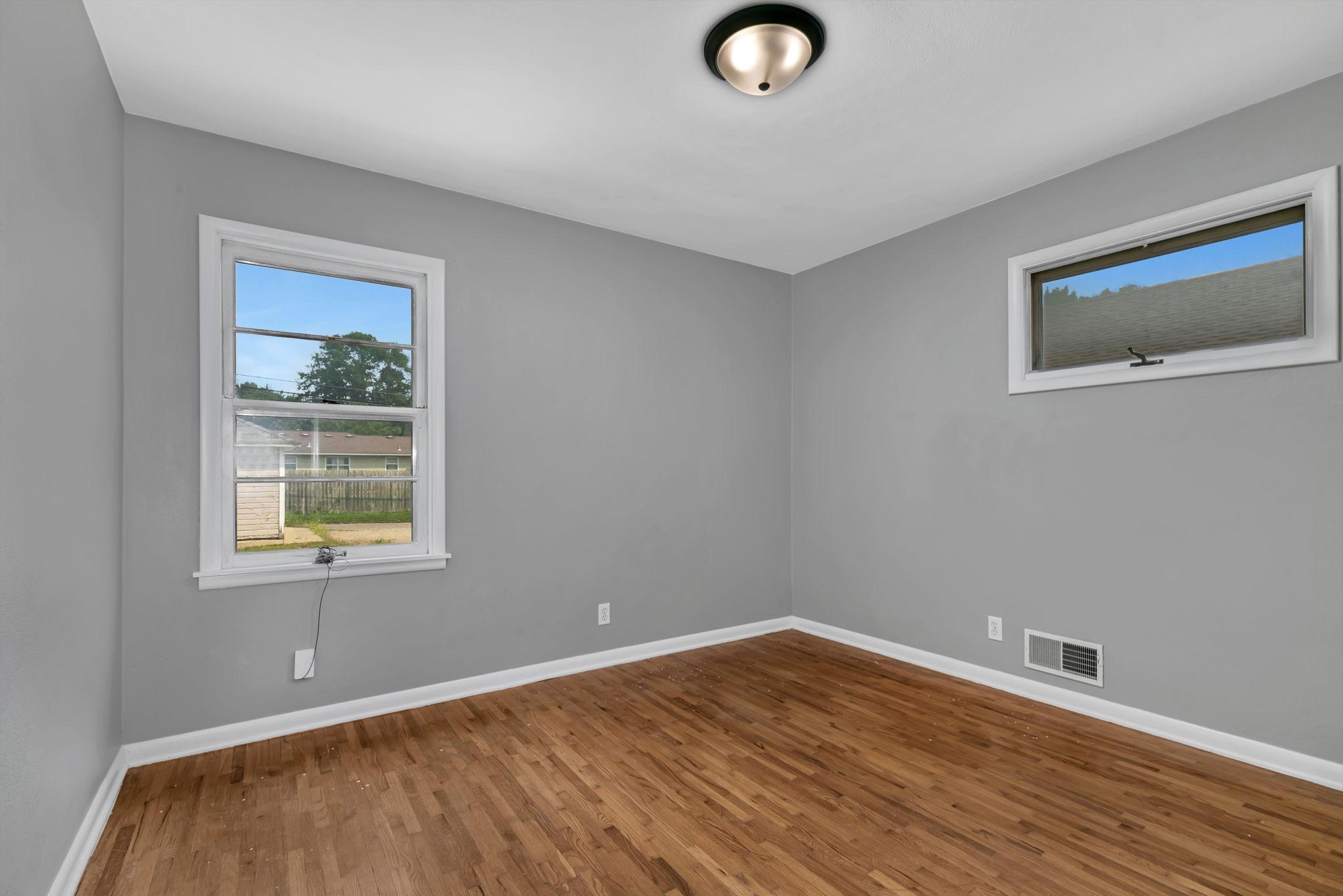 122 30th Avenue N Property Photo 10