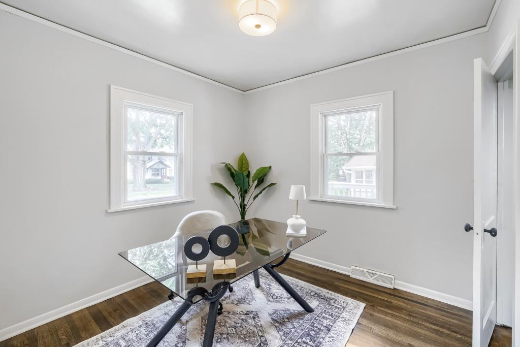 1900 E 42nd Street Property Photo 6