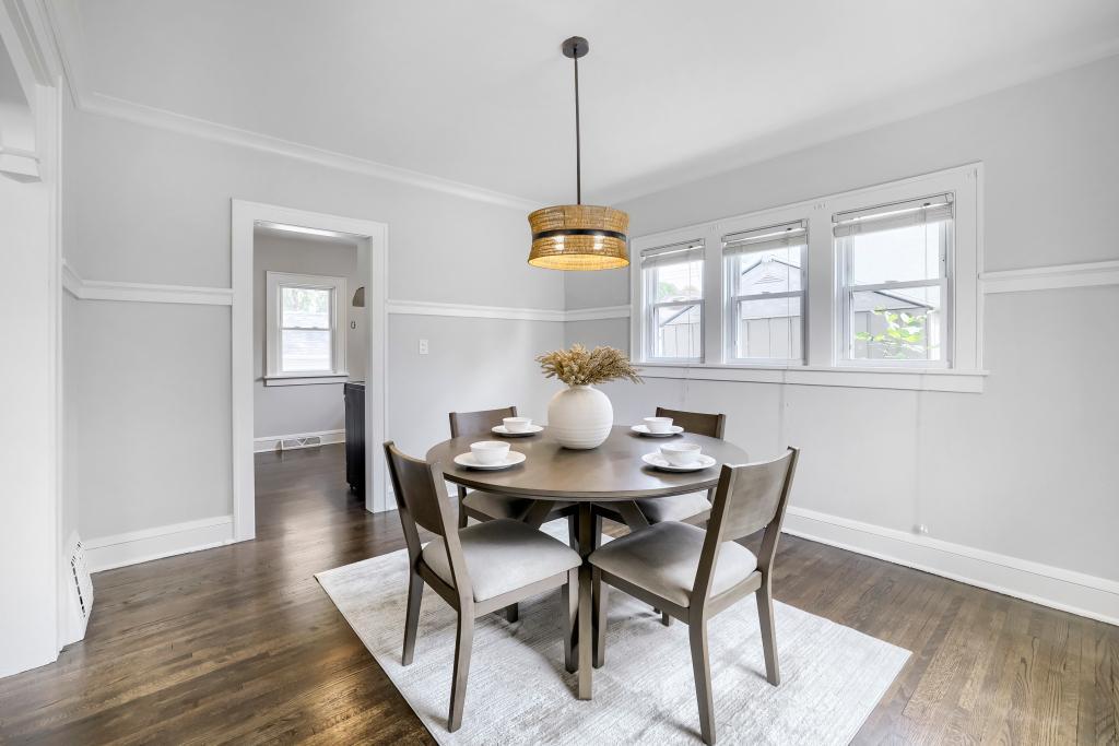 1900 E 42nd Street Property Photo 8