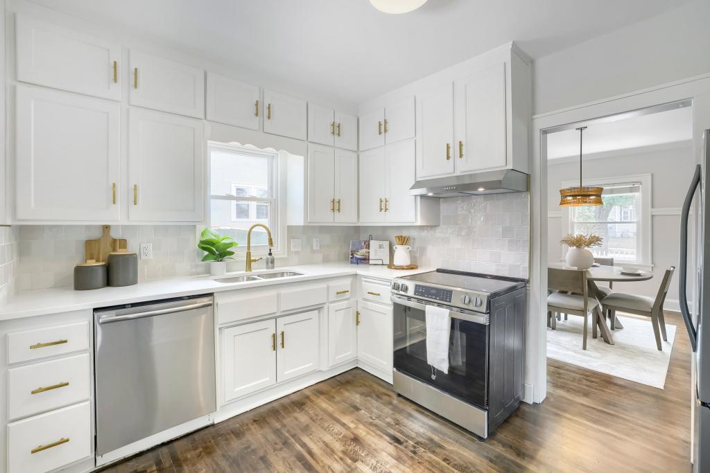 1900 E 42nd Street Property Photo 10