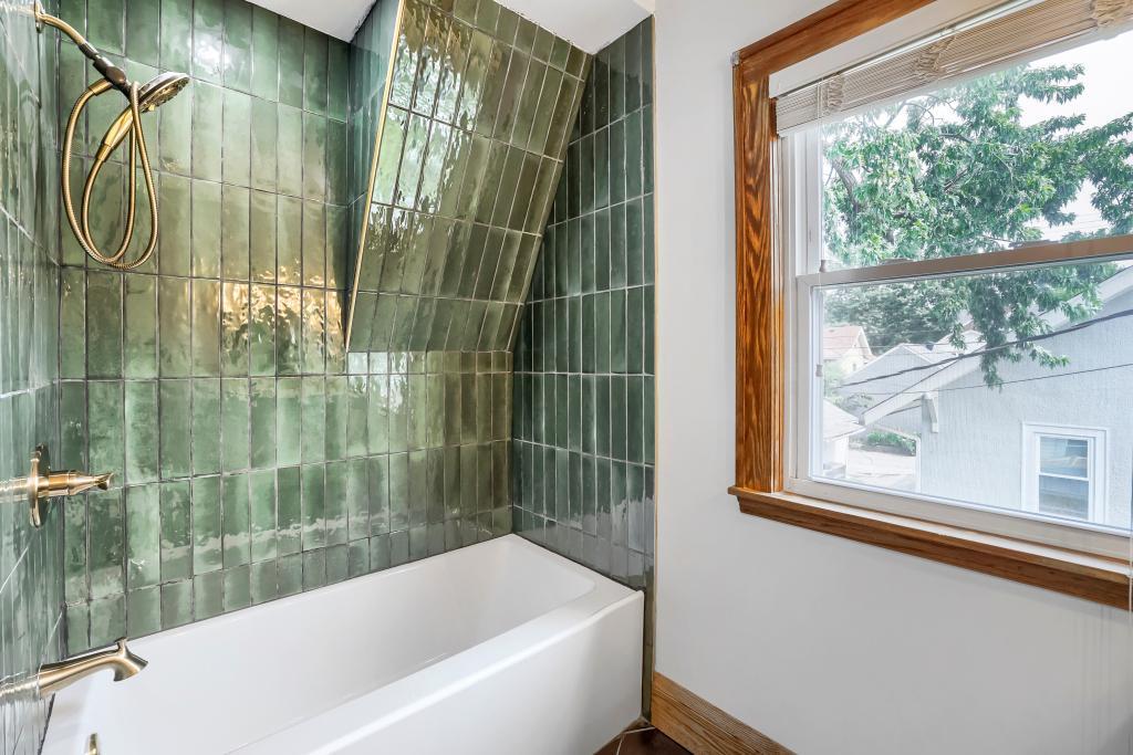 1900 E 42nd Street Property Photo 12