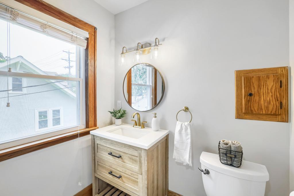 1900 E 42nd Street Property Photo 13