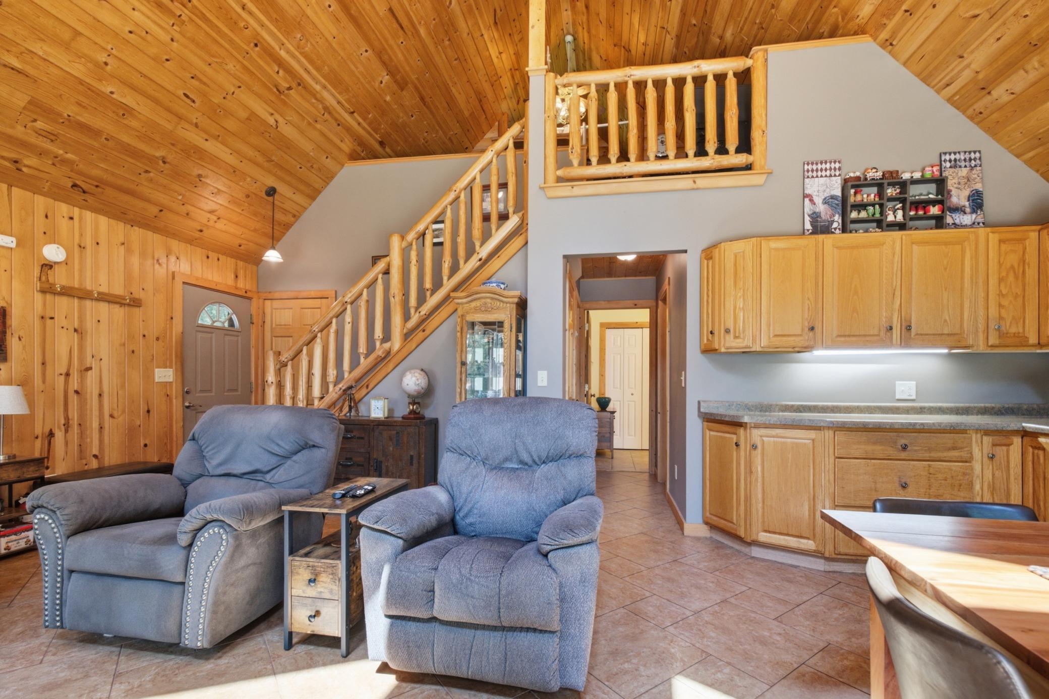 302 State 84 Nw Property Photo 12