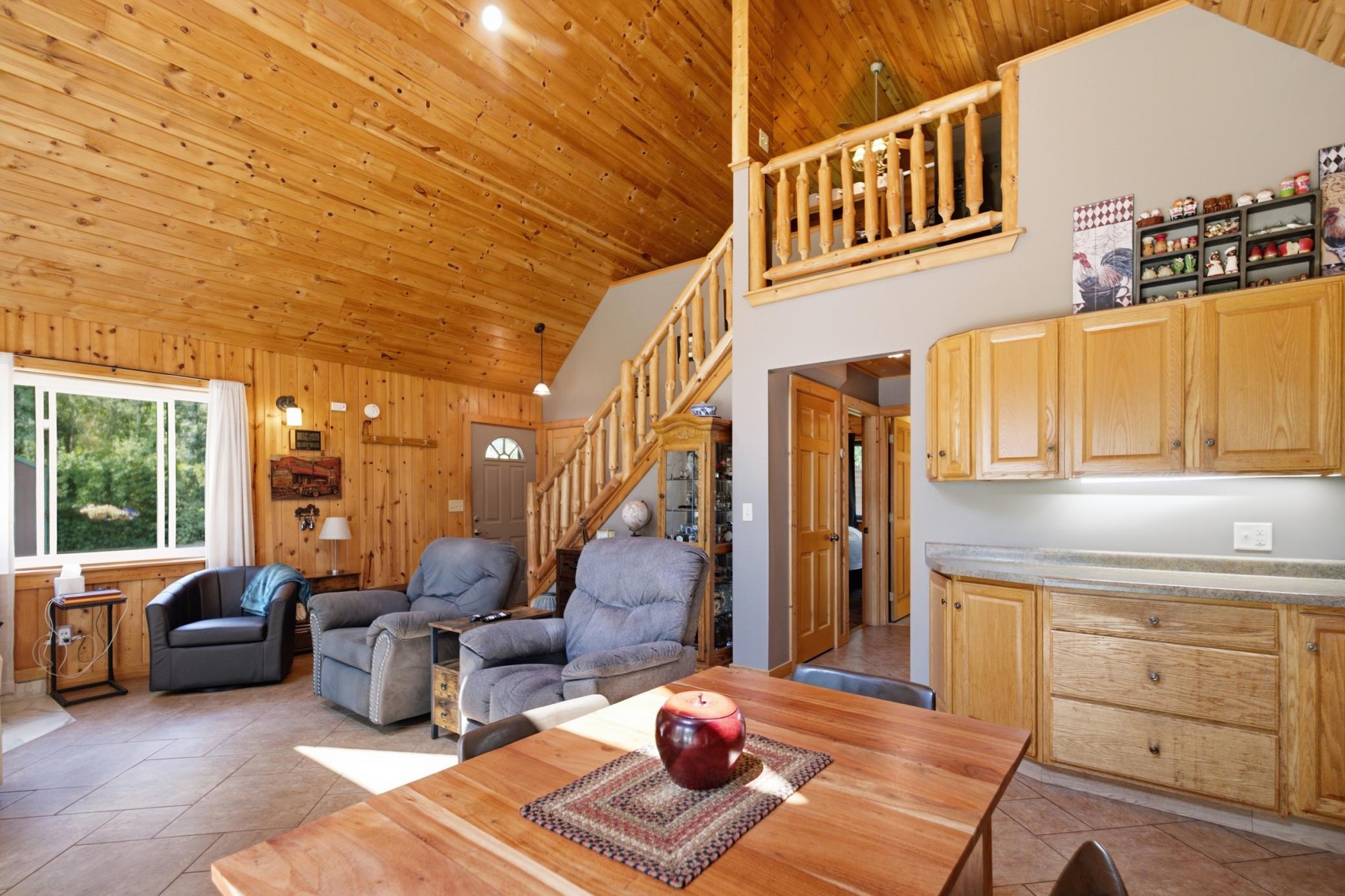 302 State 84 Nw Property Photo 13