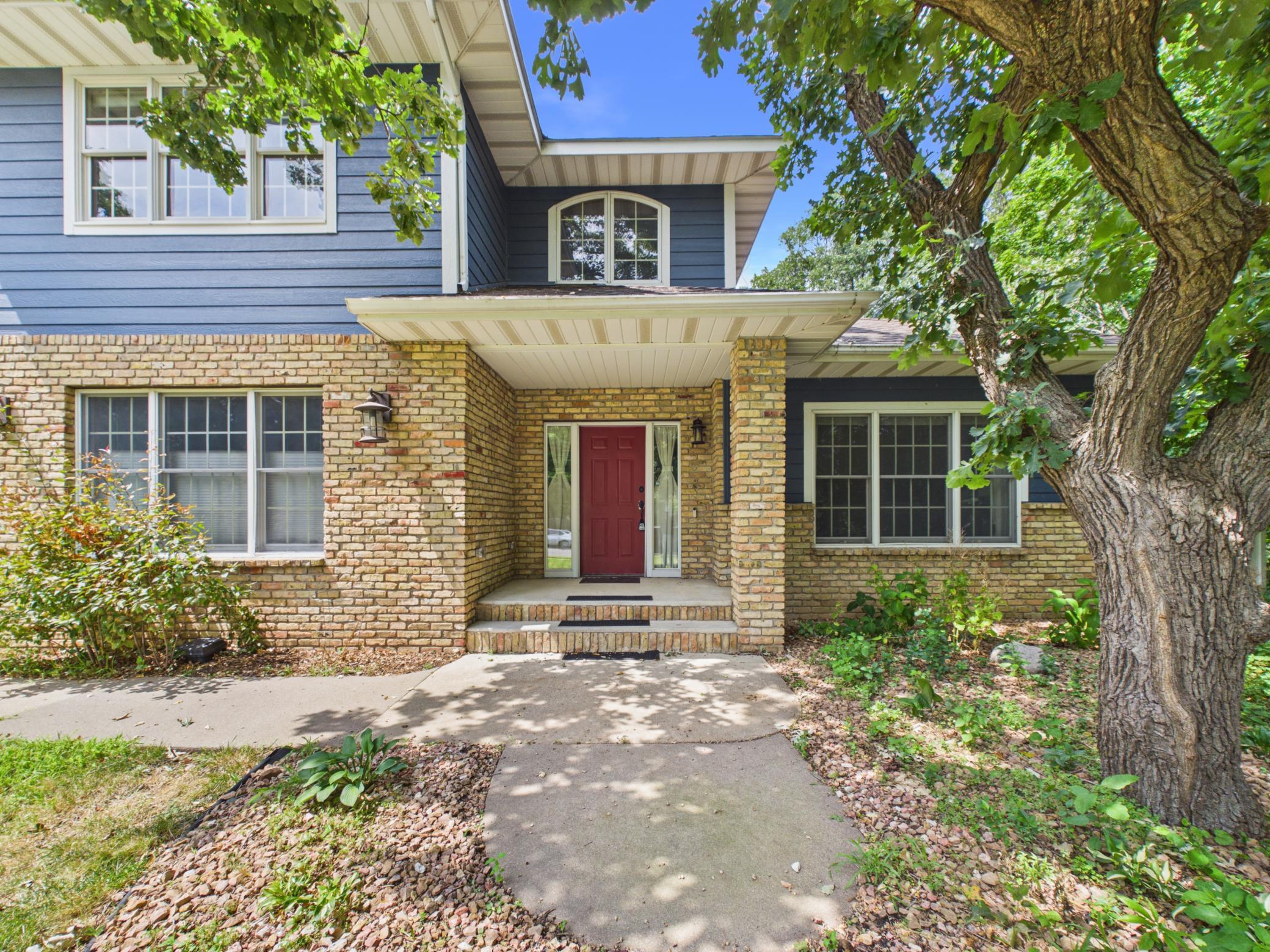 2527 Colony Circle Property Photo 1