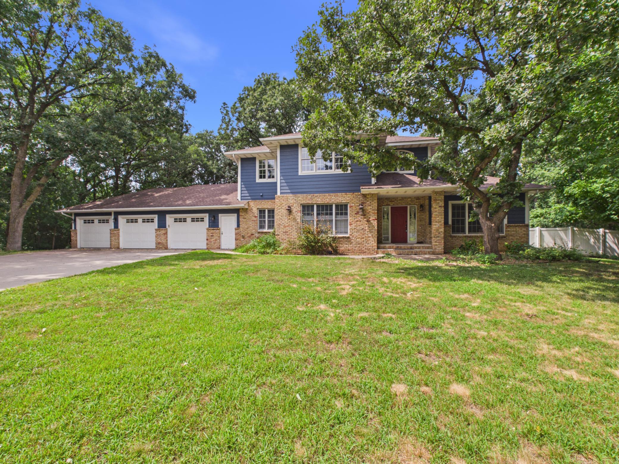 2527 Colony Circle Property Photo 2