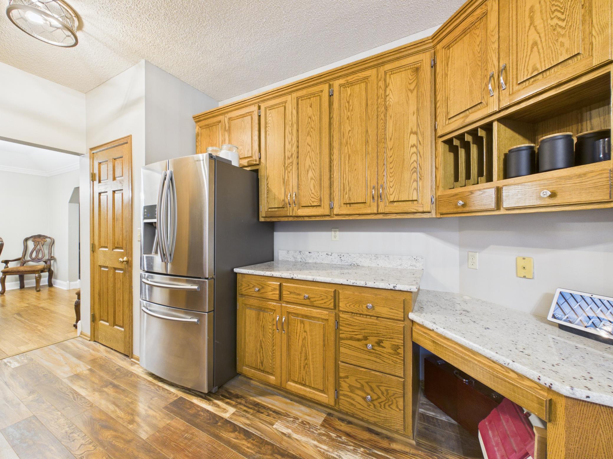 2527 Colony Circle Property Photo 11