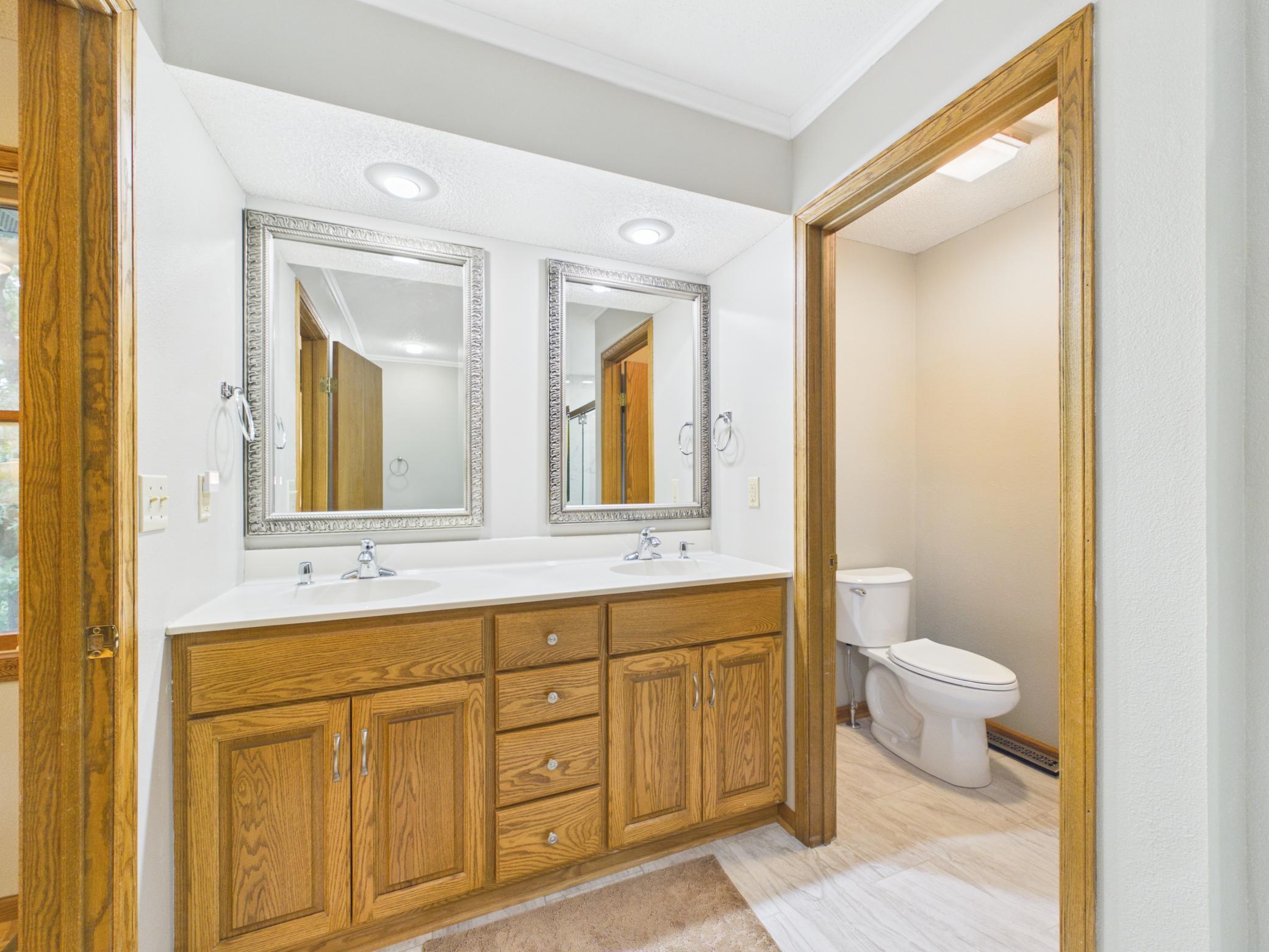 2527 Colony Circle Property Photo 32