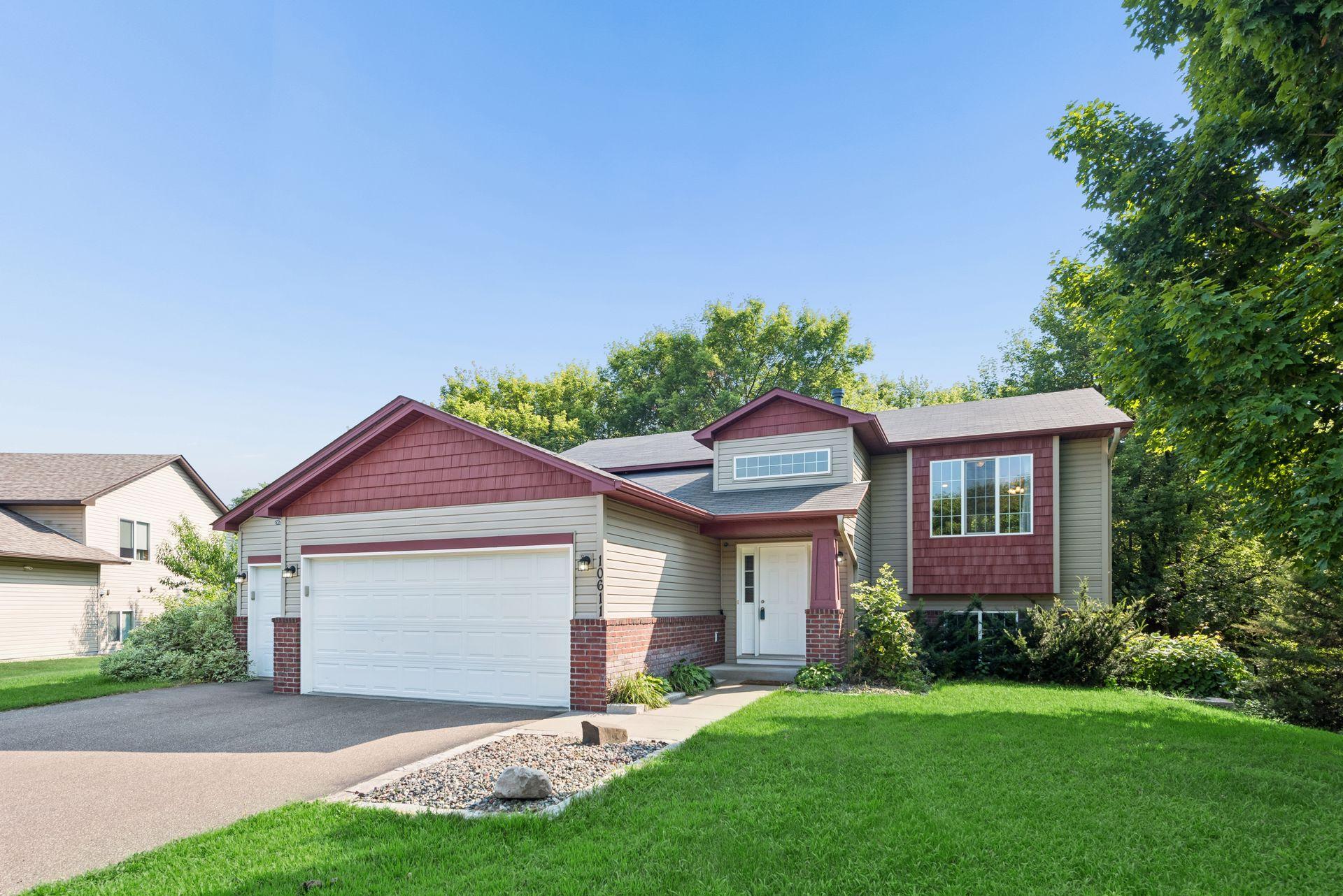 10611 Kyle Court N Property Photo 1