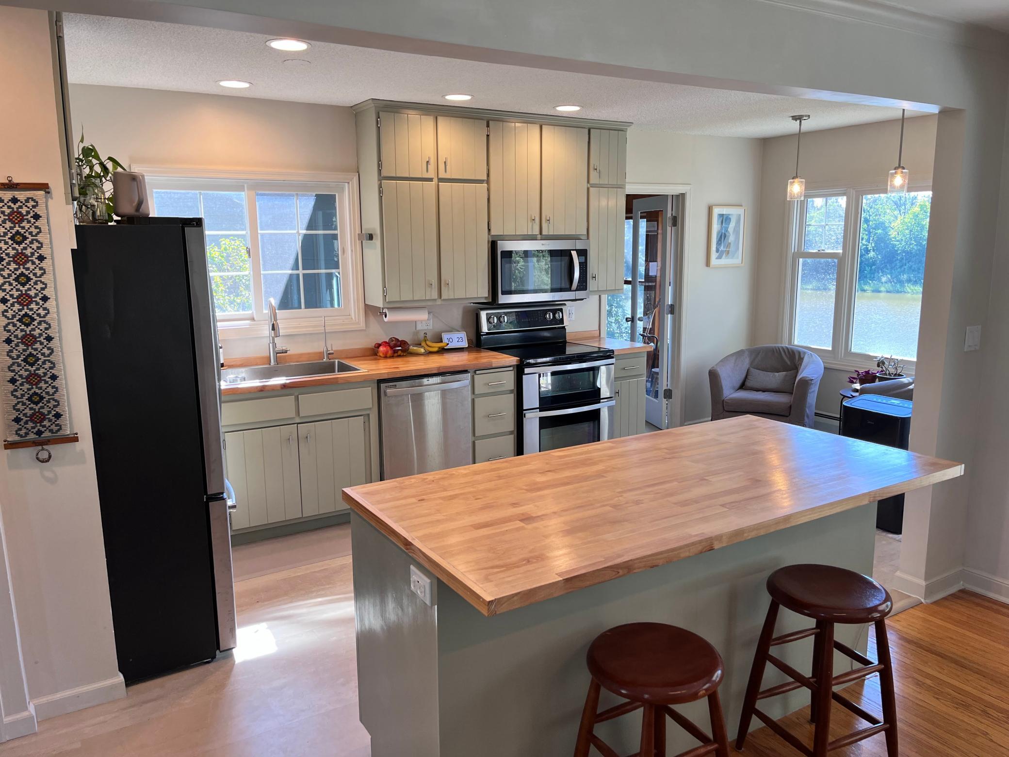 213 4th Street Property Photo 8