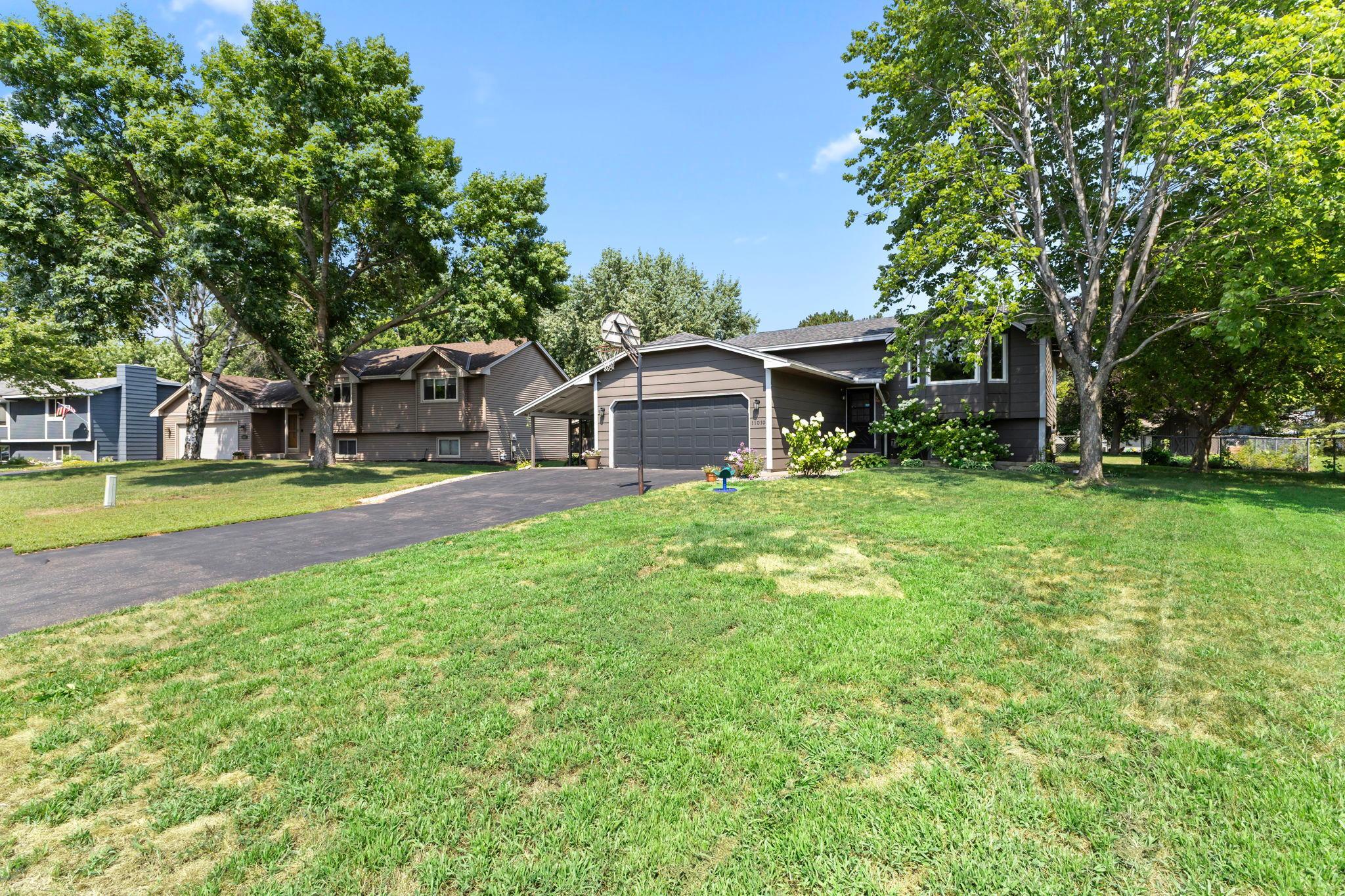 11010 Xylon Lane N Property Photo 3