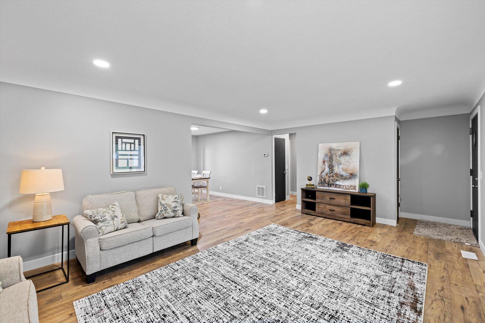 5415 Twin Lake Boulevard E Property Photo 10