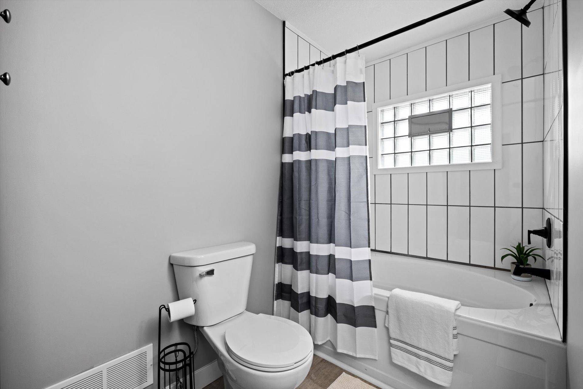 5415 Twin Lake Boulevard E Property Photo 17