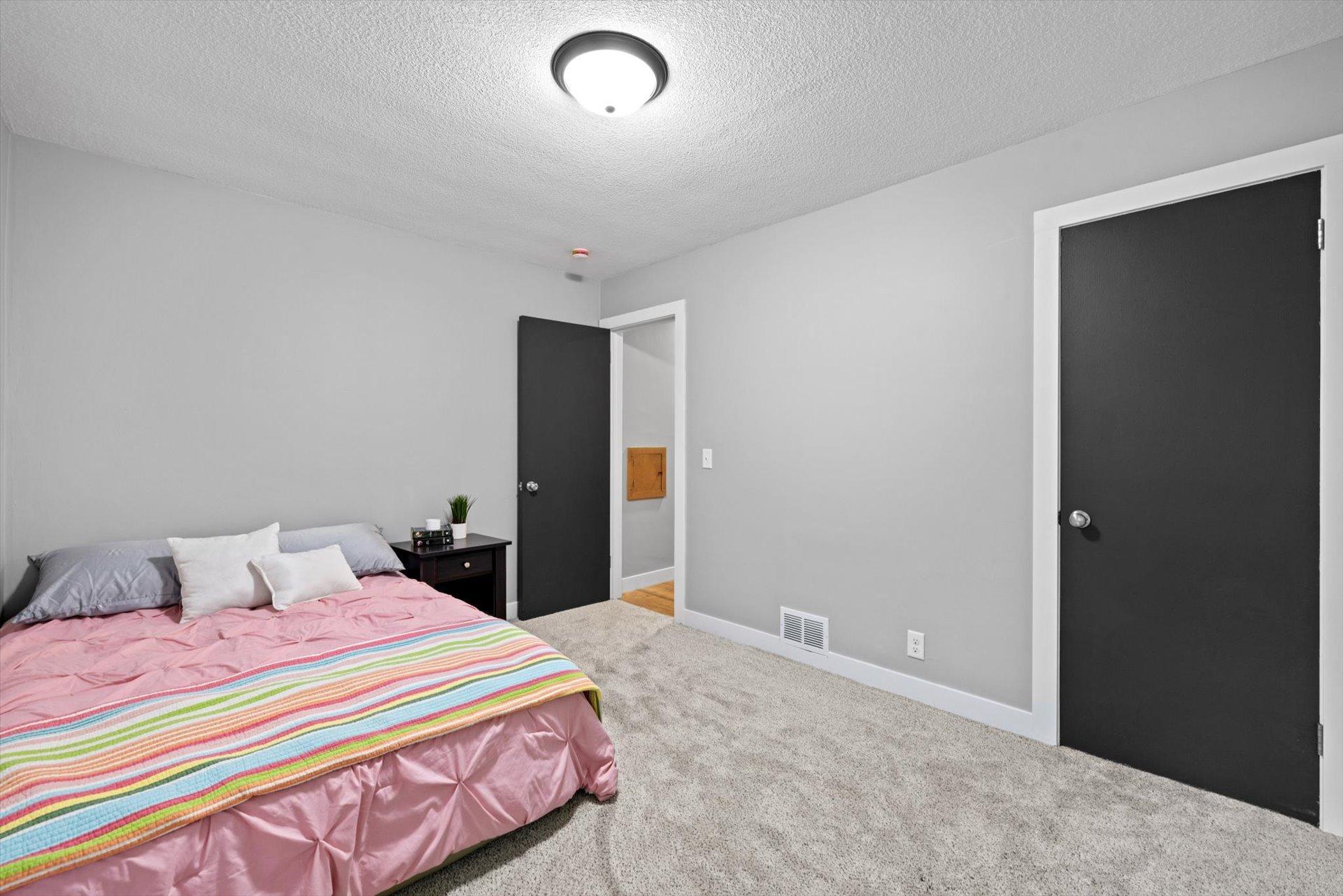 5415 Twin Lake Boulevard E Property Photo 18