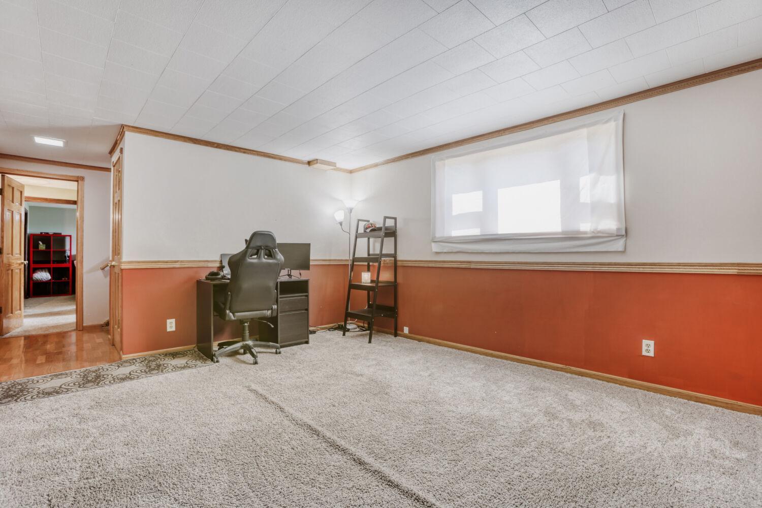 6700 Beard Avenue N Property Photo 13