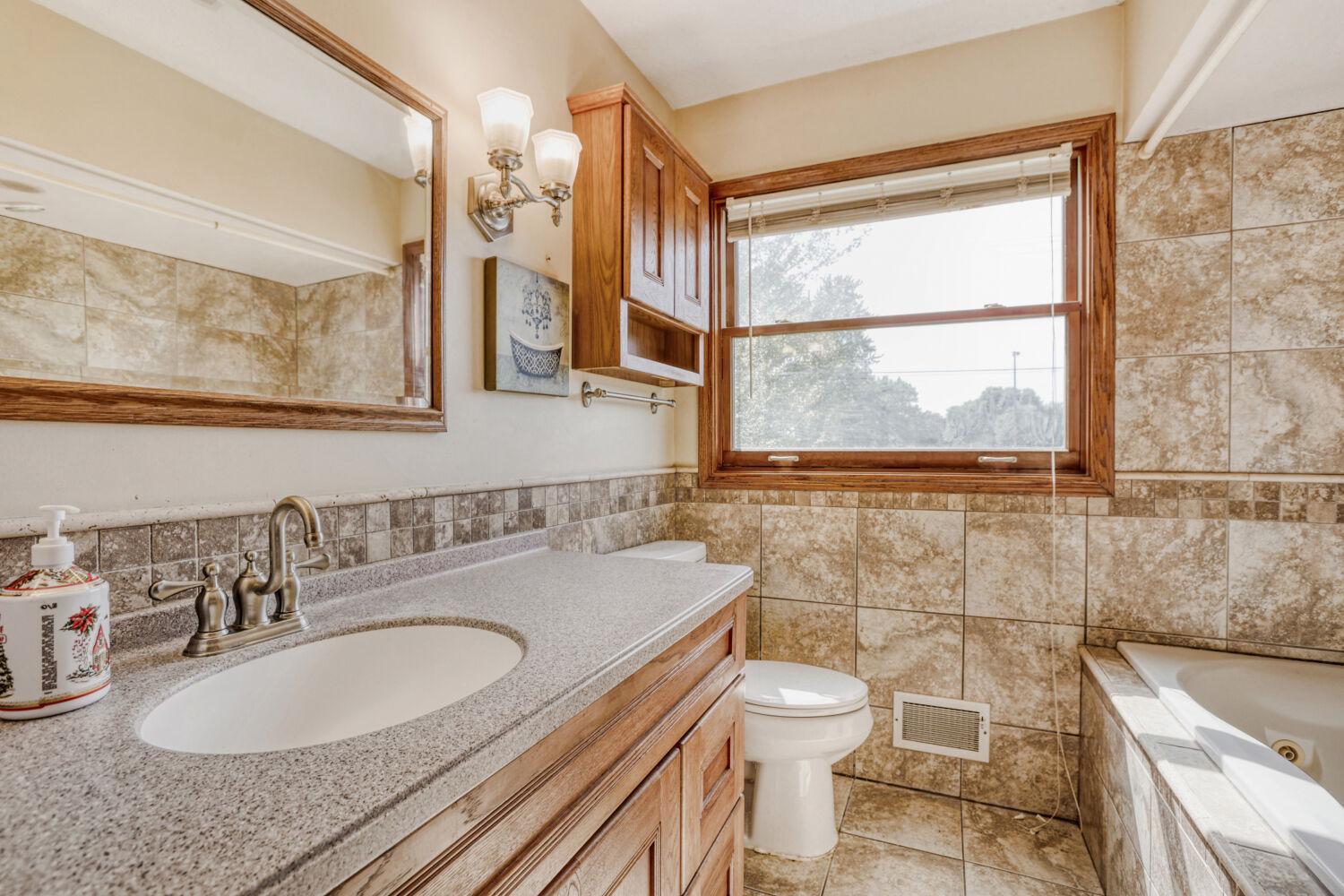 6700 Beard Avenue N Property Photo 18