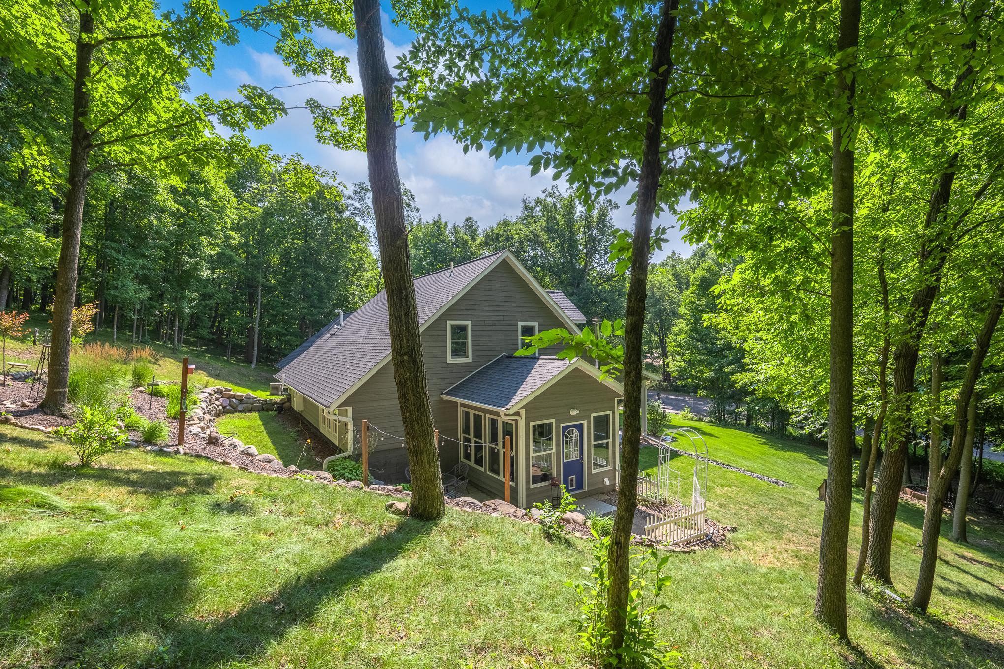 722 Old Highway 8 Property Photo 5