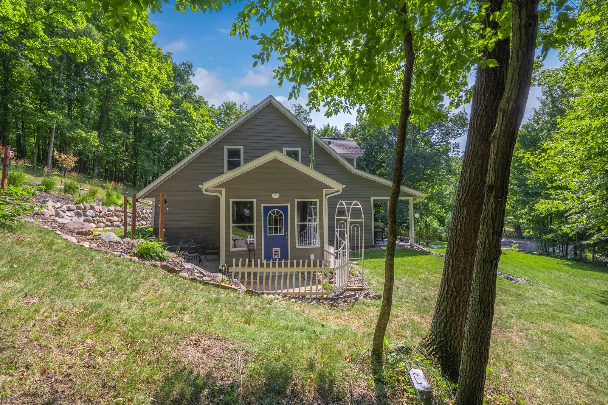 722 Old Highway 8 Property Photo 6