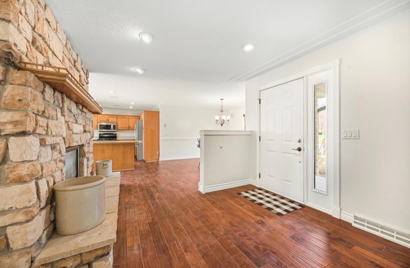 141 Fairlawn Avenue E Property Photo 8