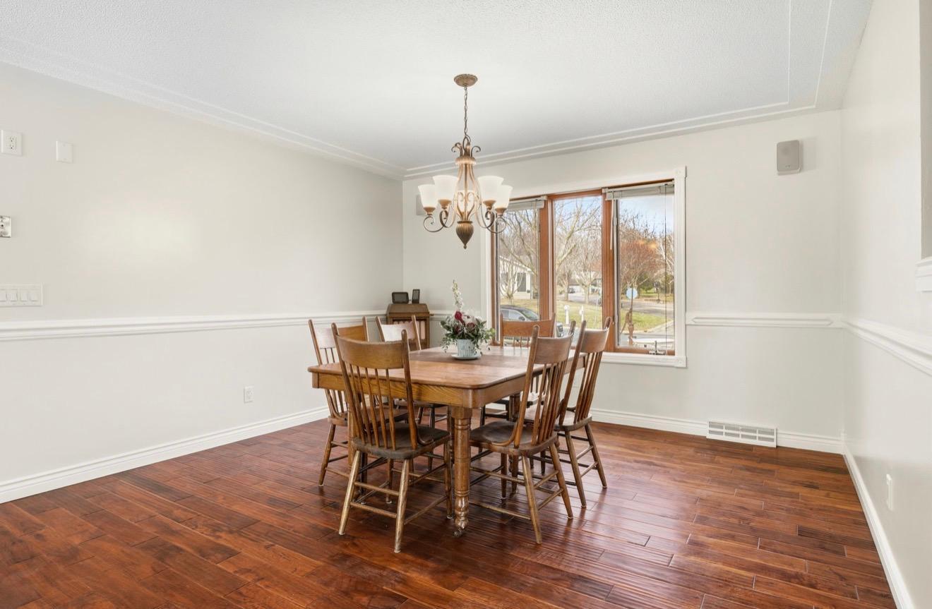 141 Fairlawn Avenue E Property Photo 10