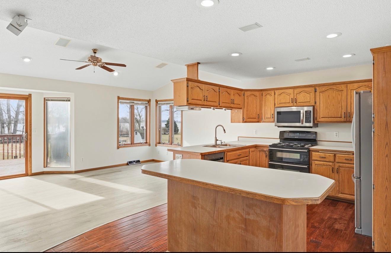 141 Fairlawn Avenue E Property Photo 11