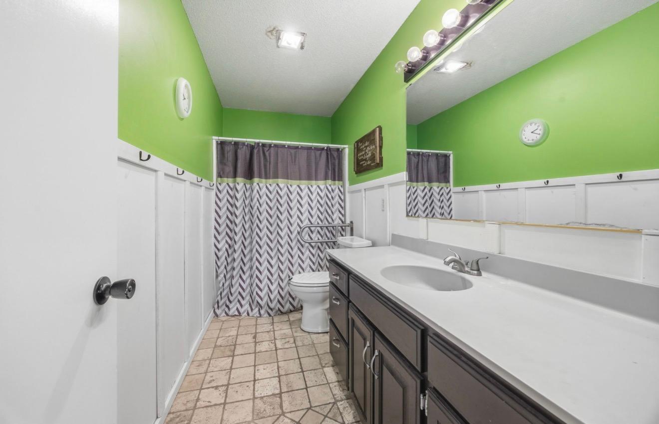 141 Fairlawn Avenue E Property Photo 15