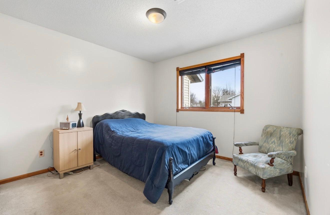 141 Fairlawn Avenue E Property Photo 17