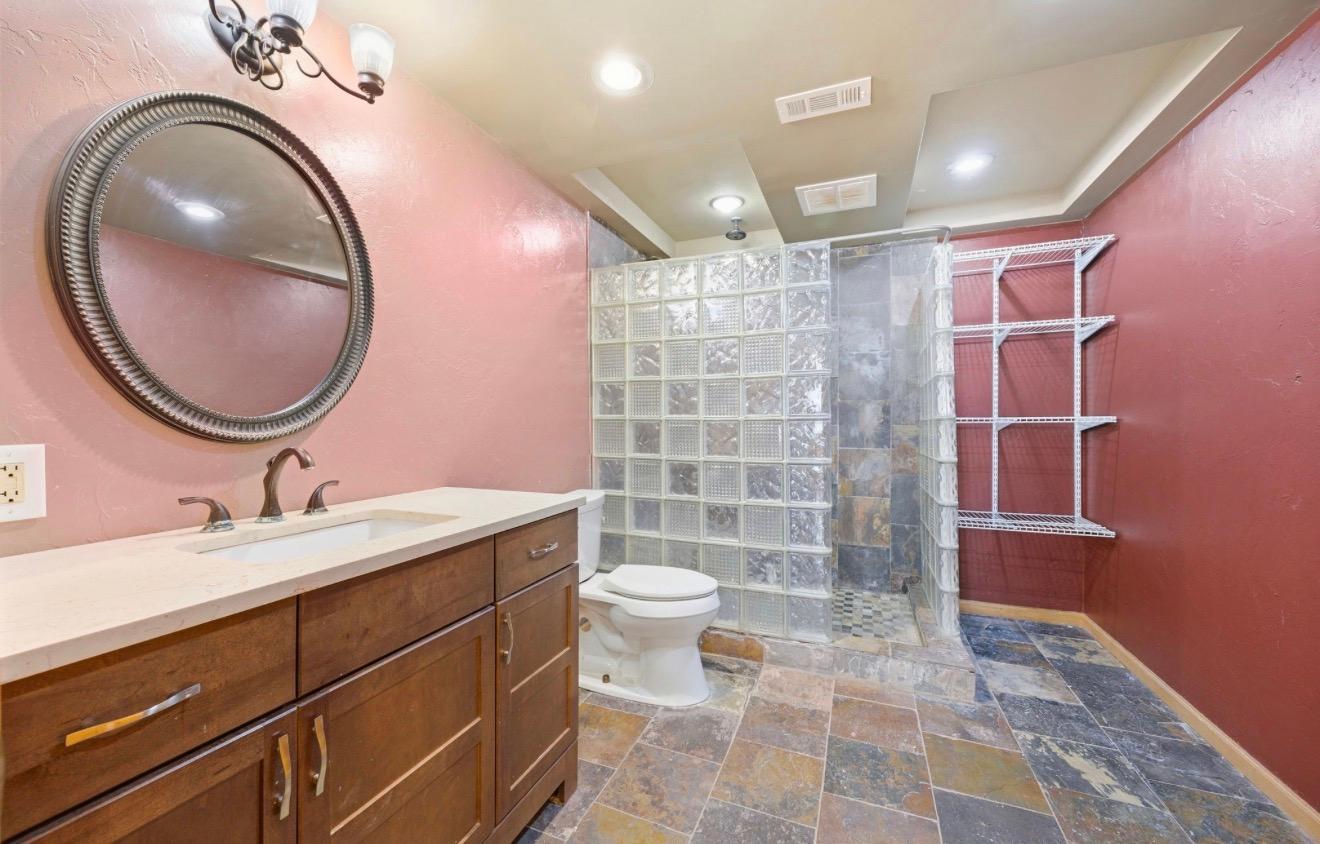 141 Fairlawn Avenue E Property Photo 23