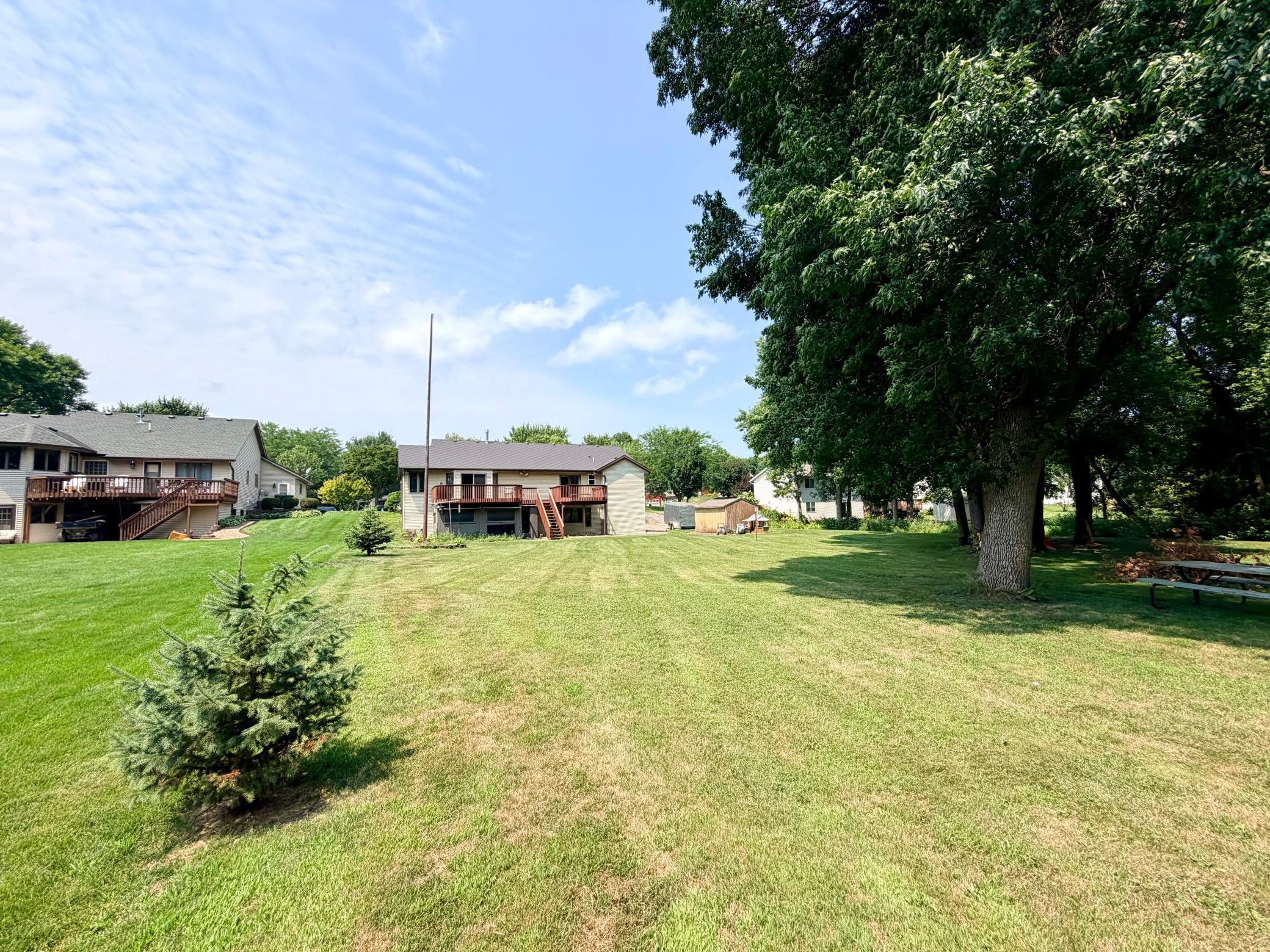 141 Fairlawn Avenue E Property Photo 37