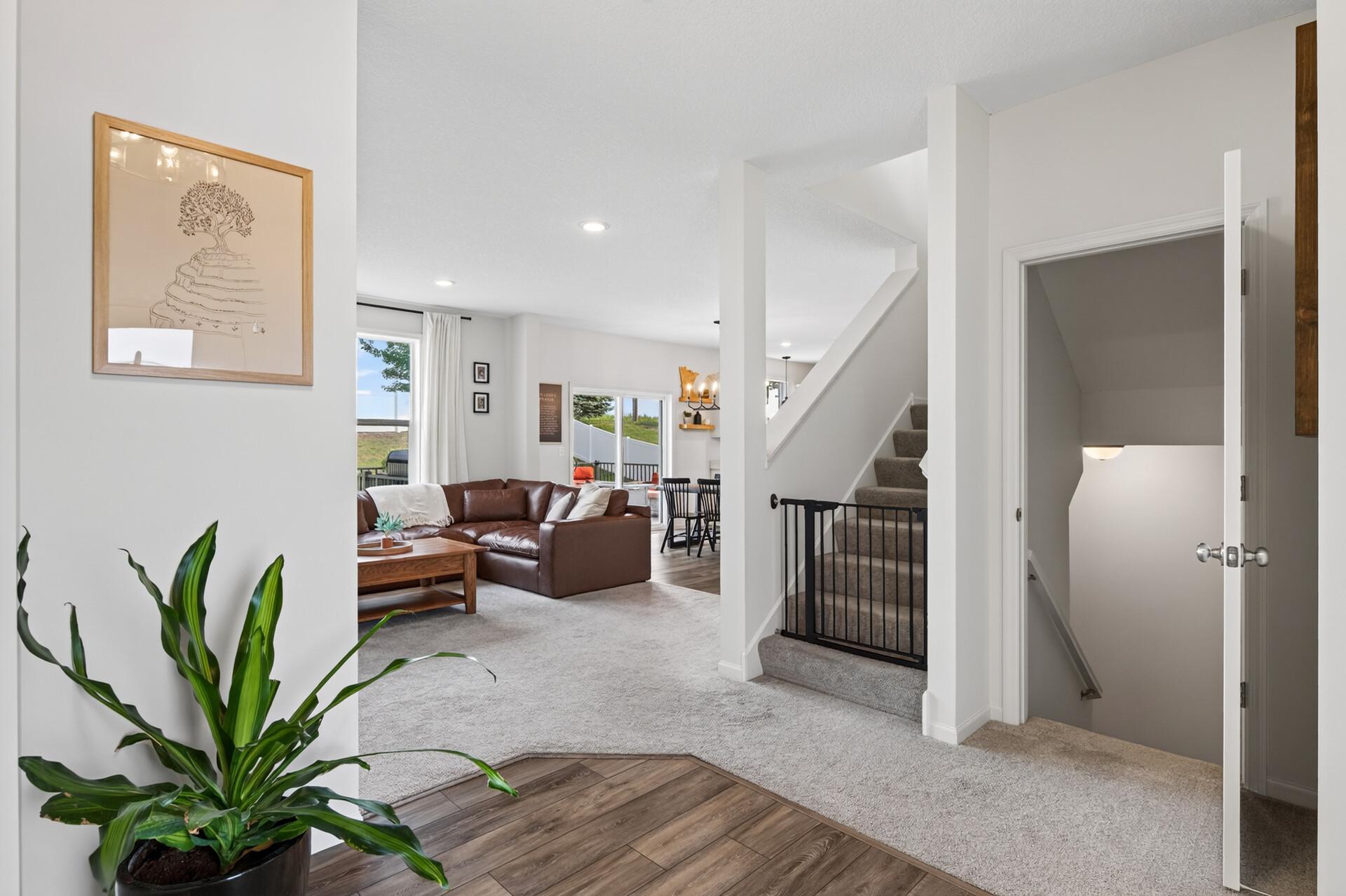 972 Forest Edge Circle Property Photo 4