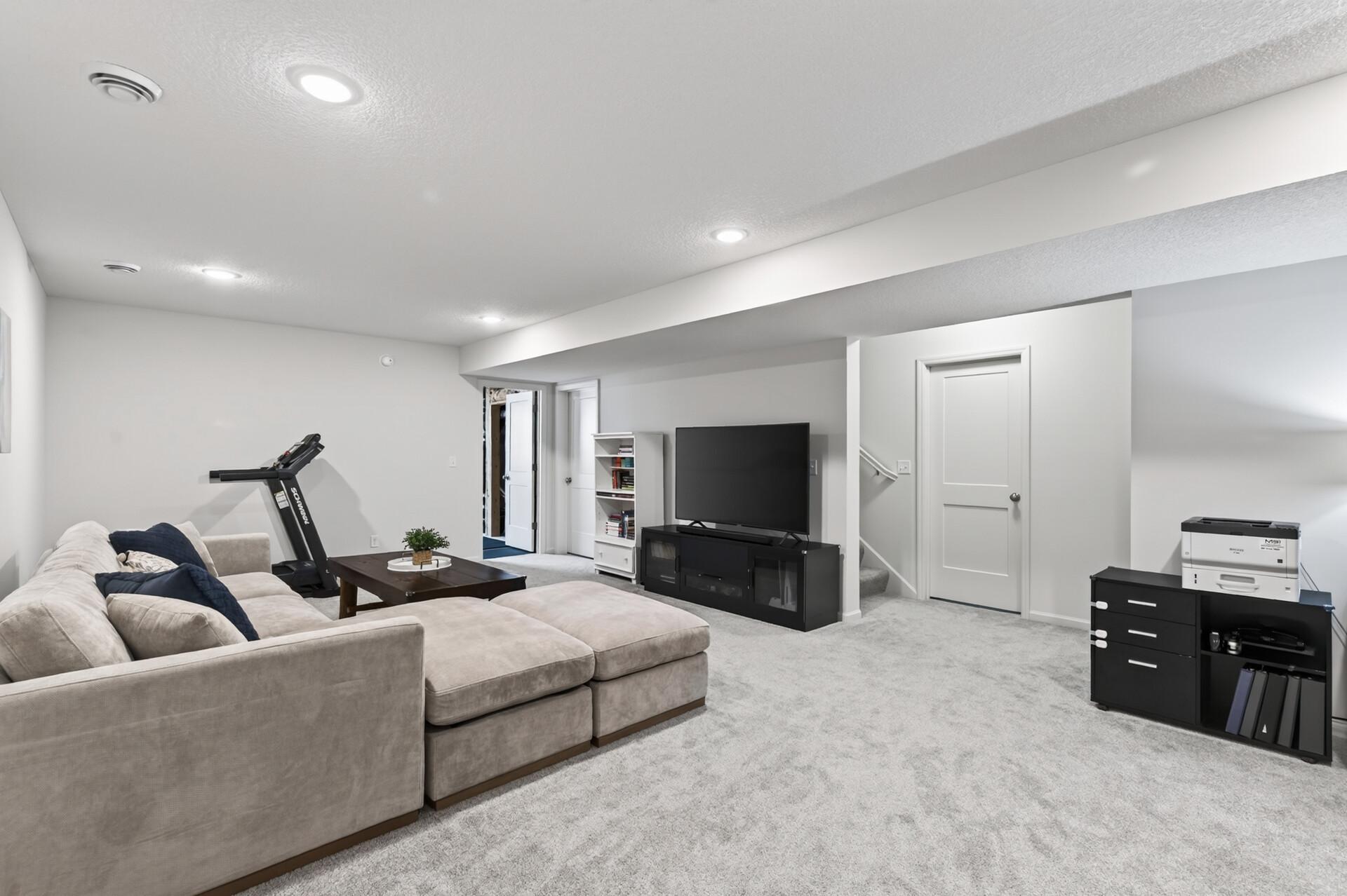 972 Forest Edge Circle Property Photo 27