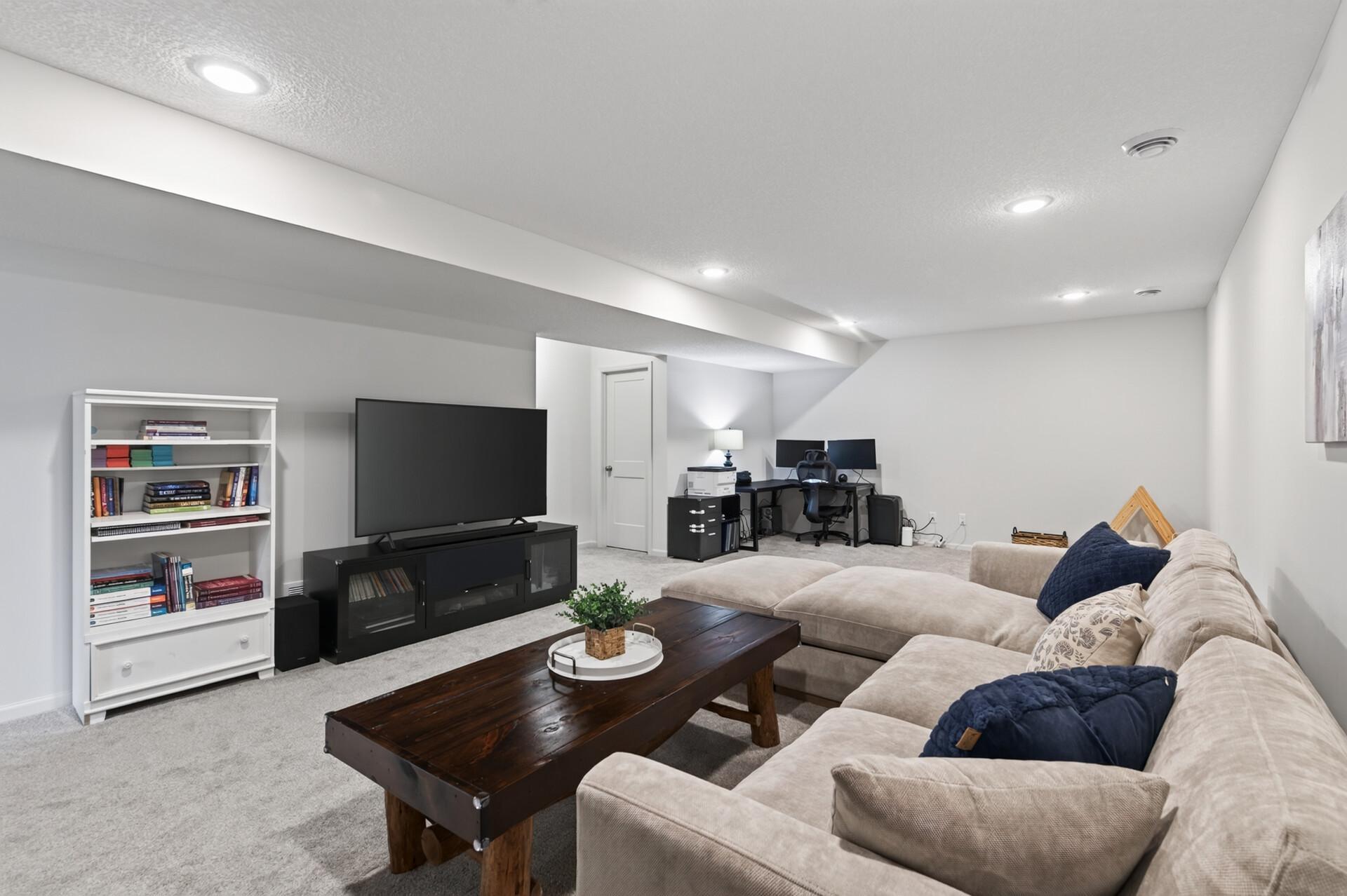 972 Forest Edge Circle Property Photo 28
