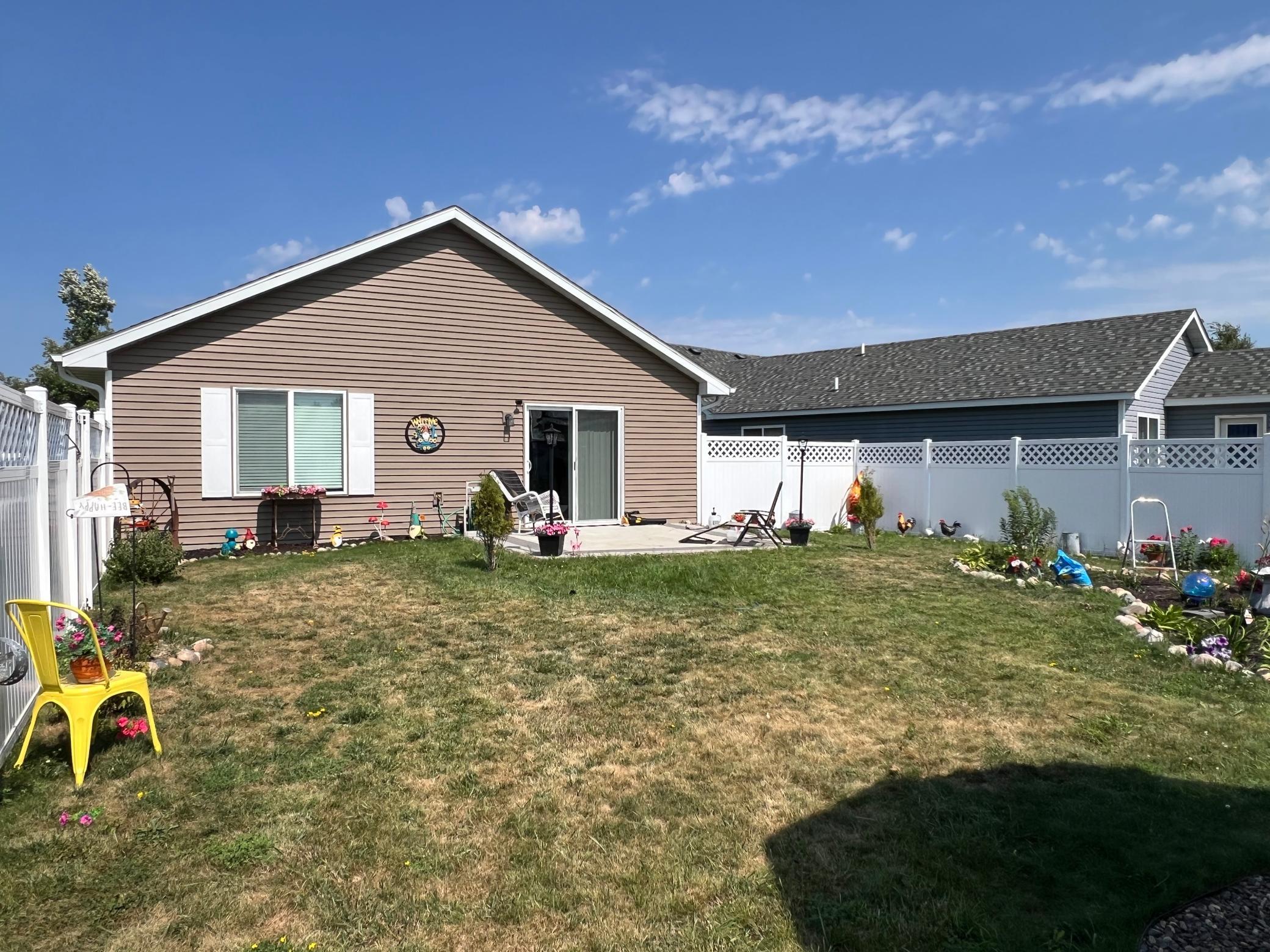 836 Holton Avenue Property Photo 4