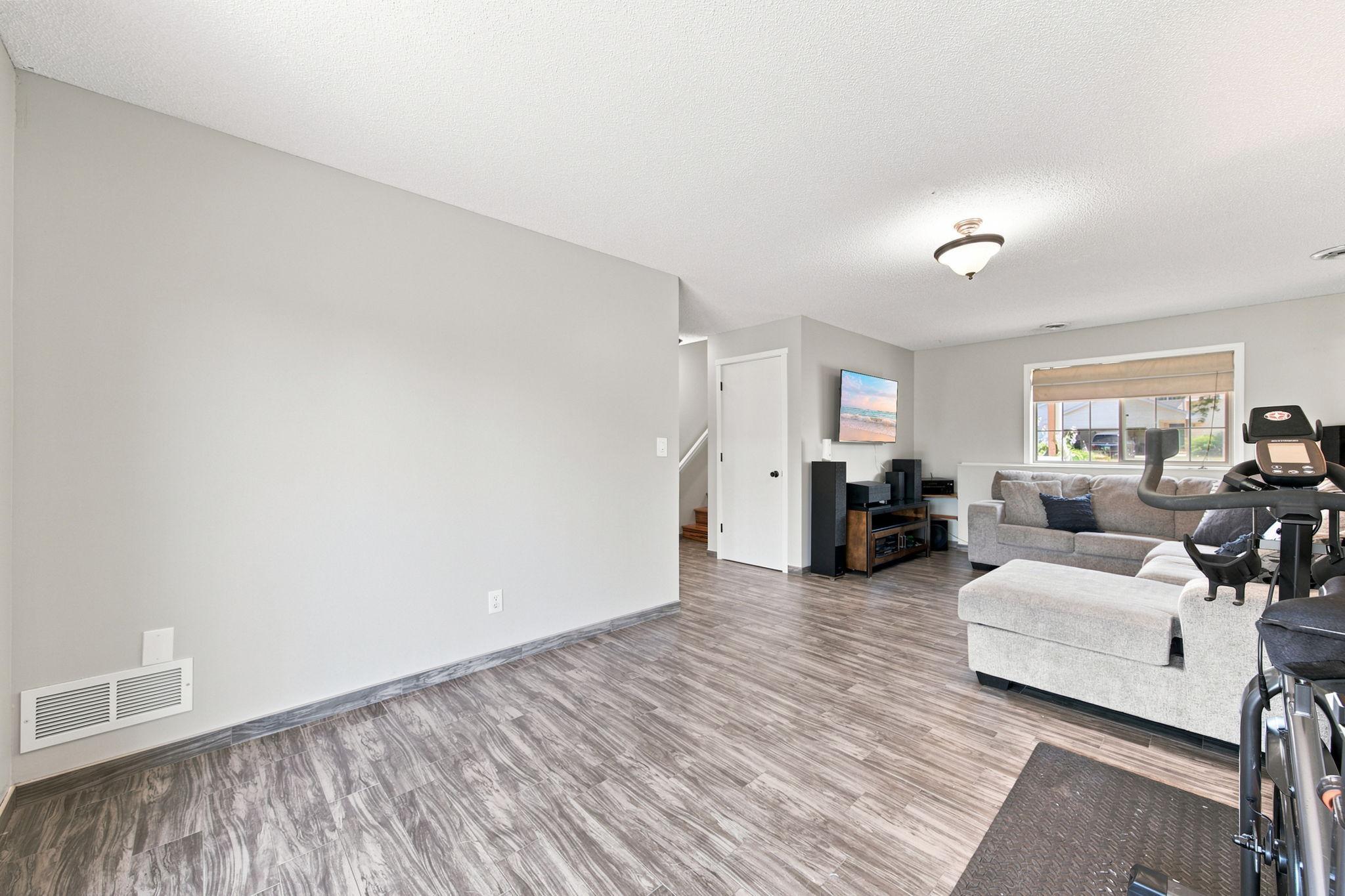 10123 Park Place Drive Property Photo 17