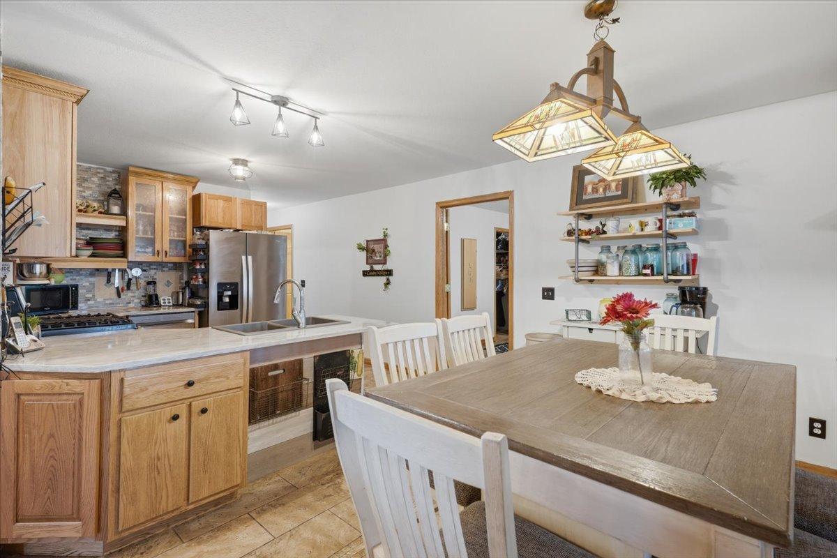 1661 315th Avenue Property Photo 9