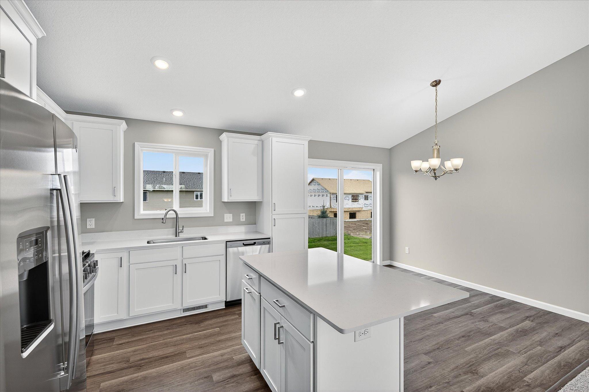 1752 Squirrel Way Property Photo 13