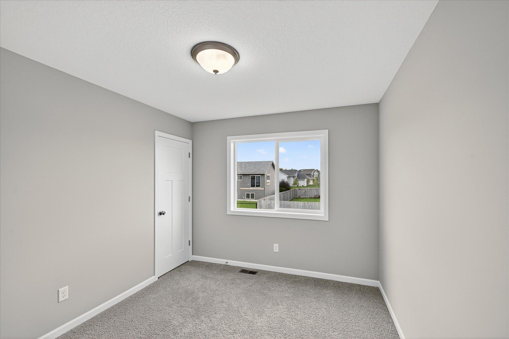 1752 Squirrel Way Property Photo 17