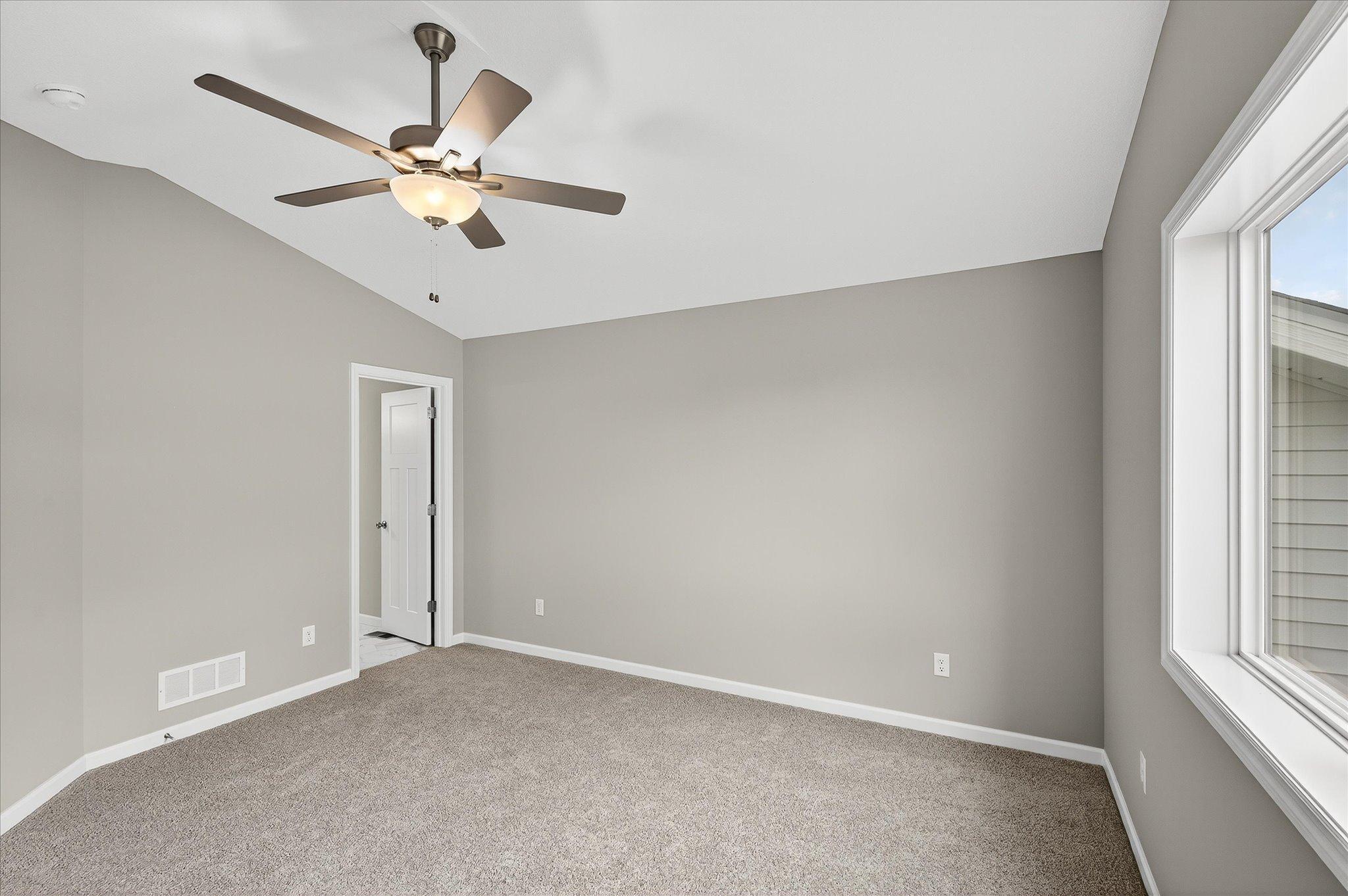 1752 Squirrel Way Property Photo 19
