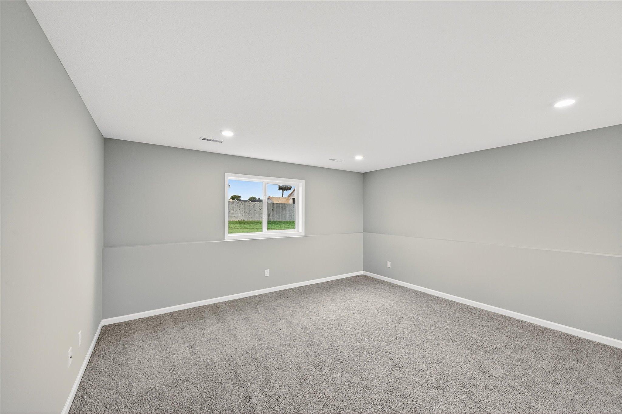 1752 Squirrel Way Property Photo 22