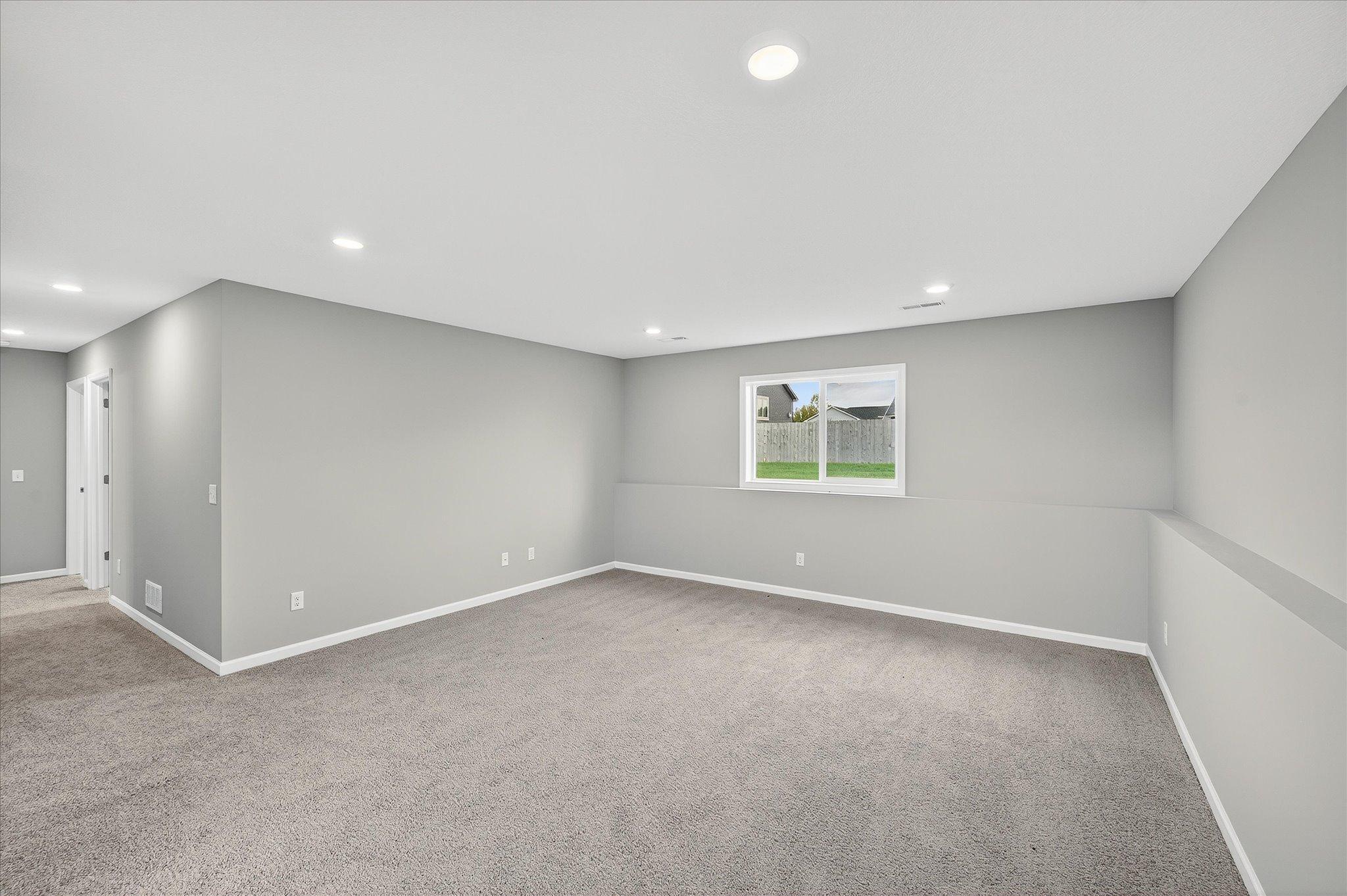 1752 Squirrel Way Property Photo 25