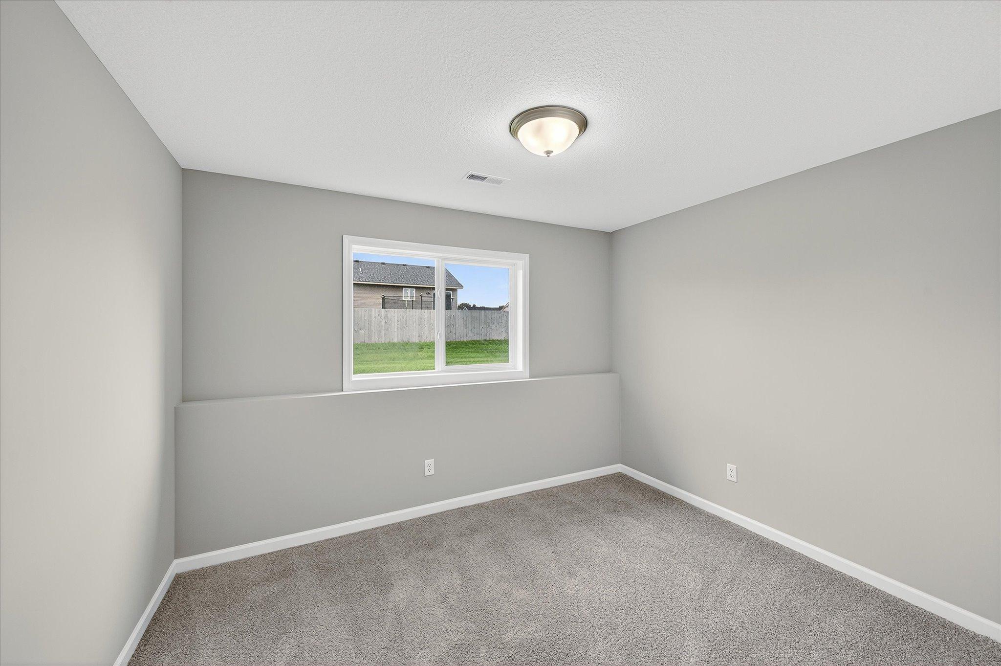 1752 Squirrel Way Property Photo 26