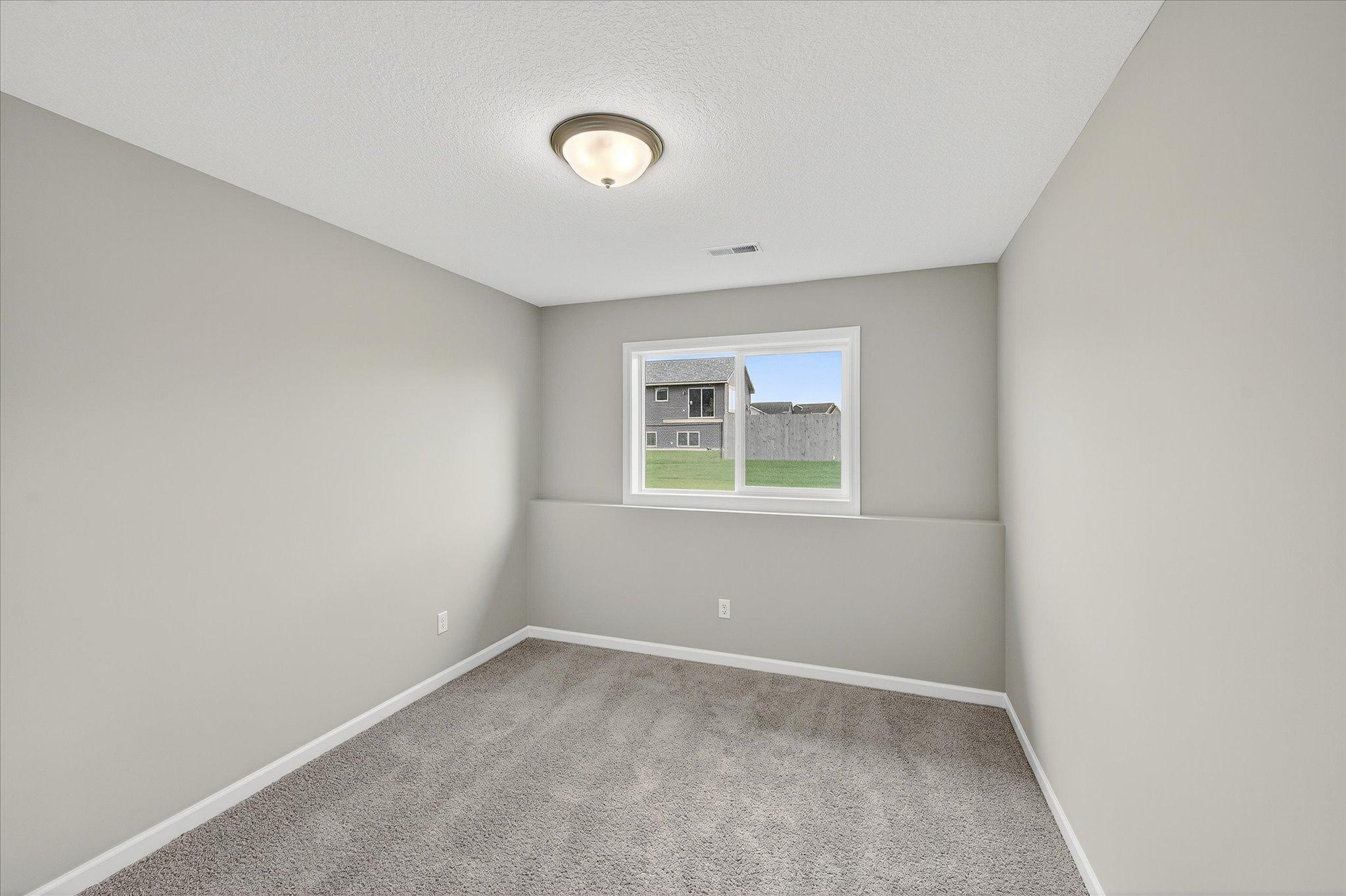 1752 Squirrel Way Property Photo 28