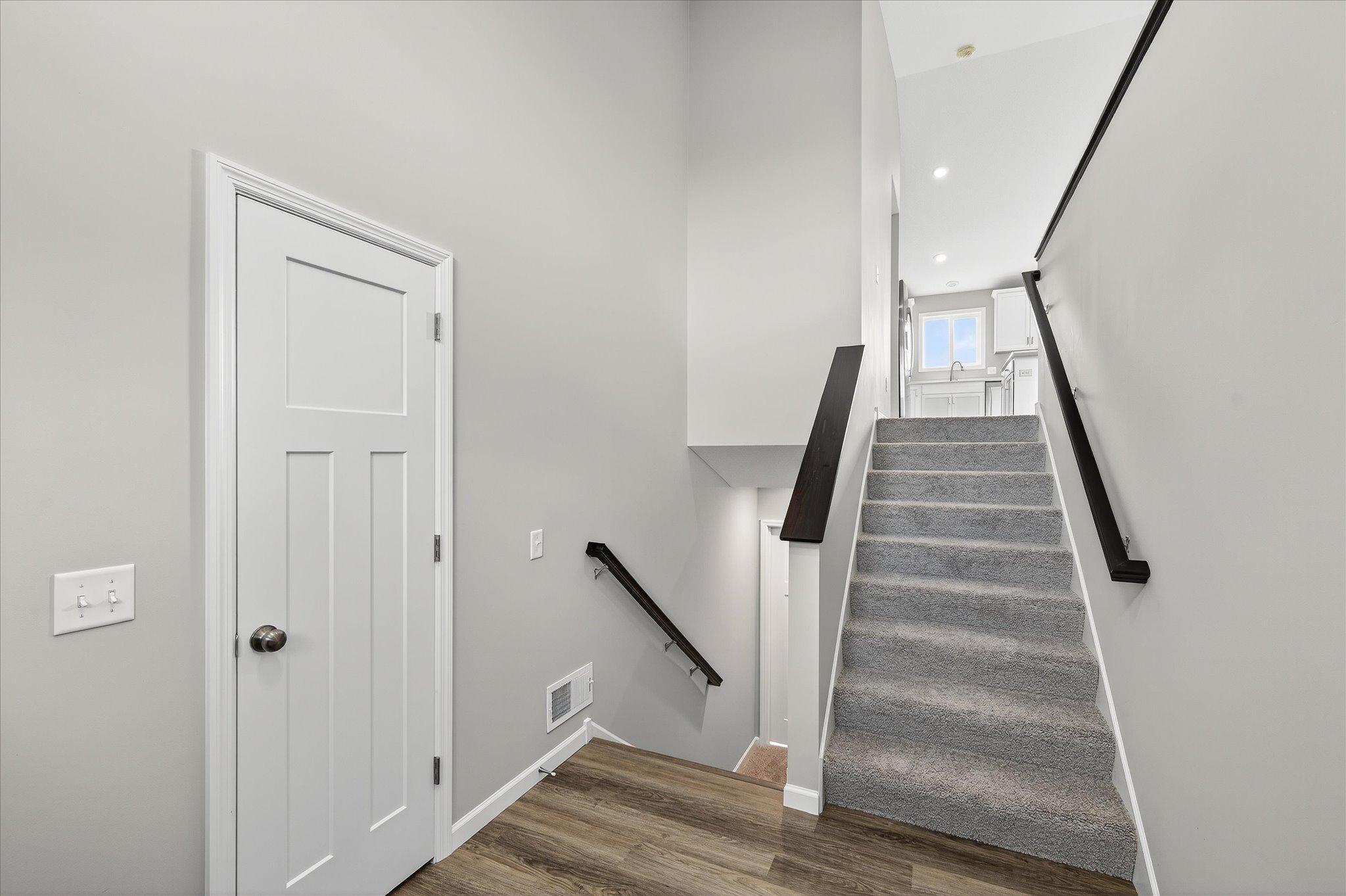 1748 Squirrel Way Property Photo 2