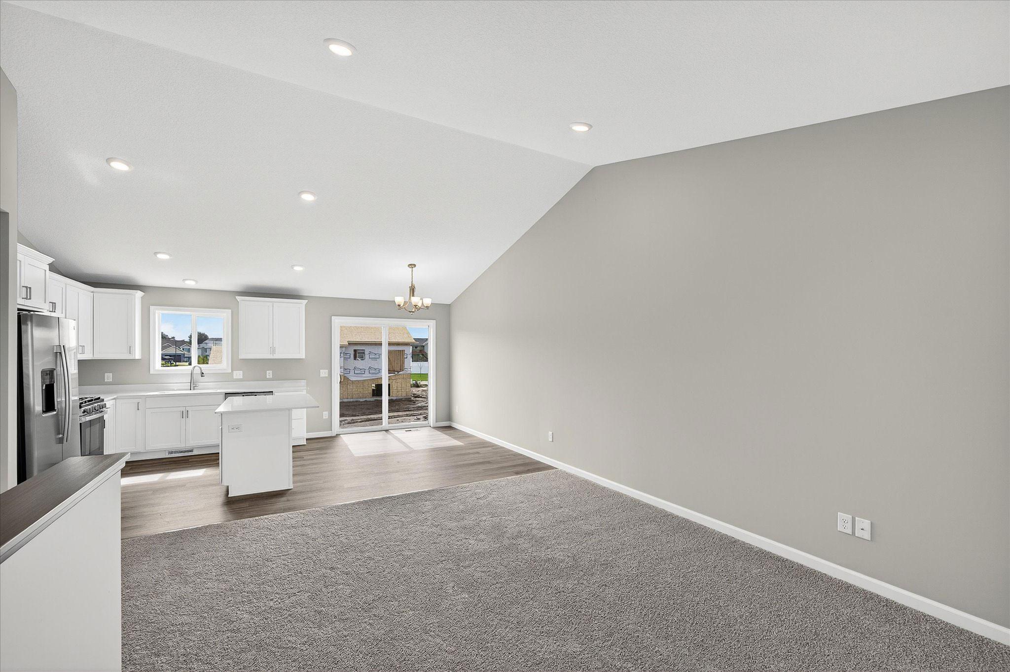 1748 Squirrel Way Property Photo 7