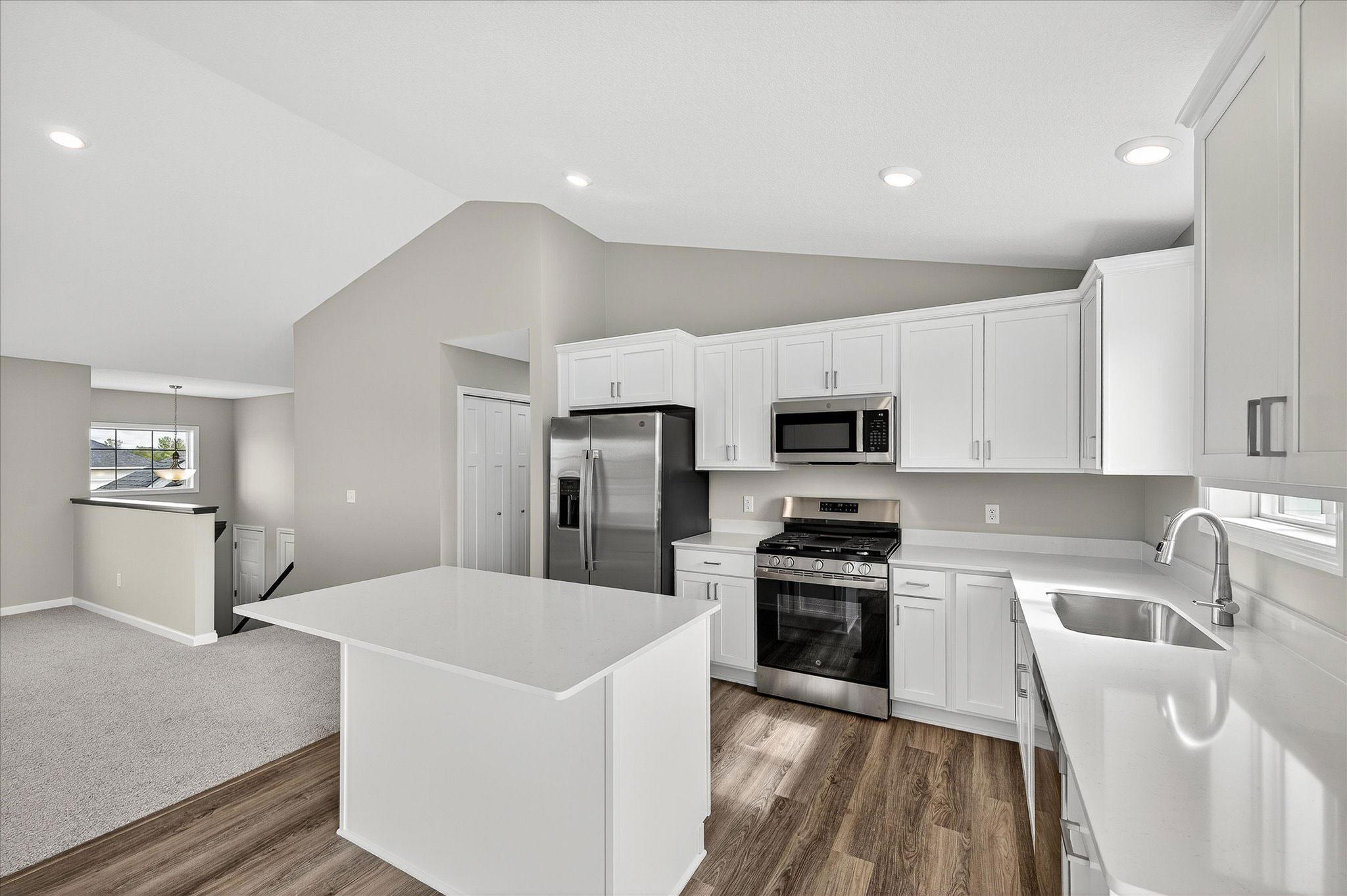 1748 Squirrel Way Property Photo 11