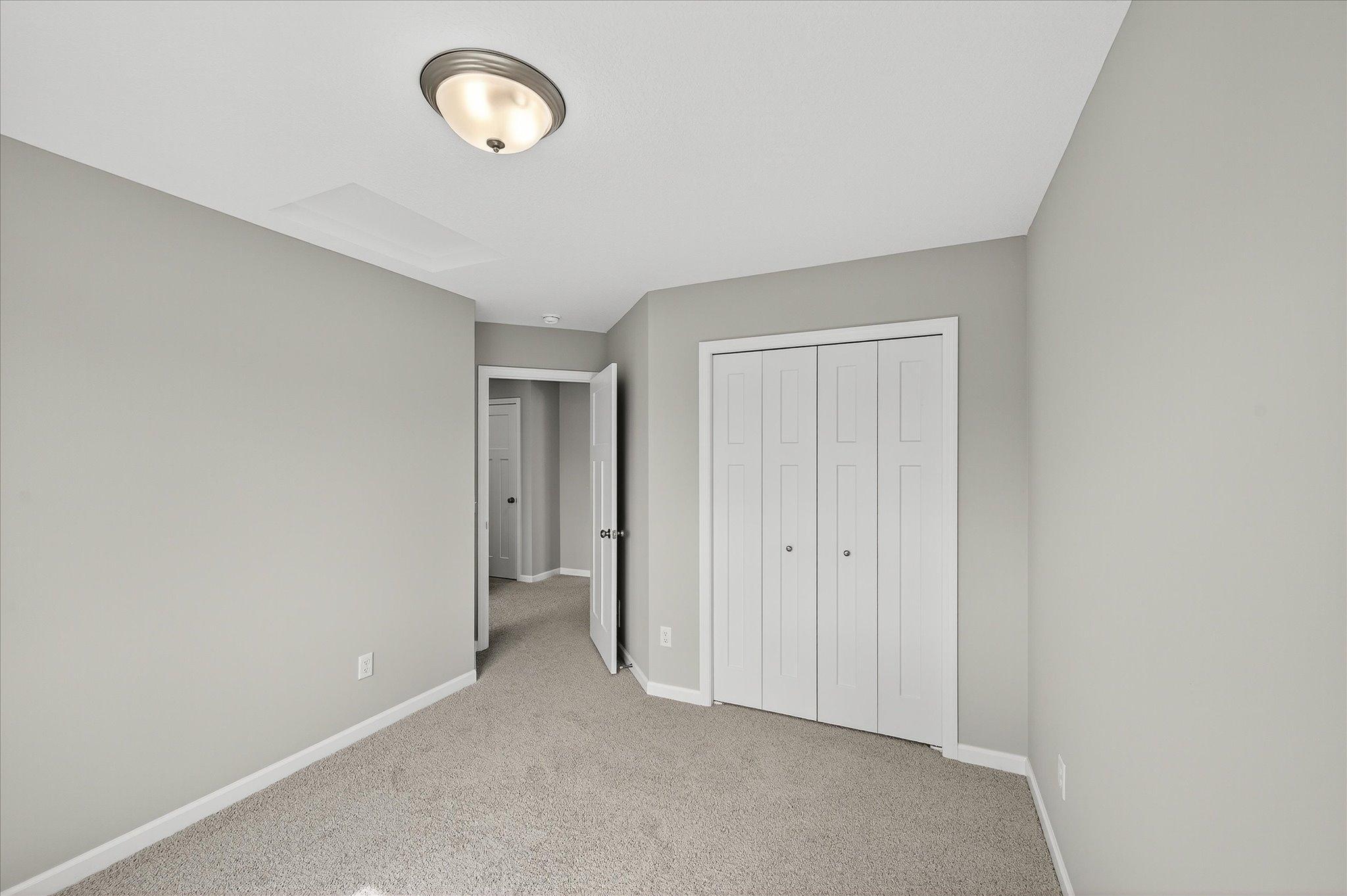 1748 Squirrel Way Property Photo 22