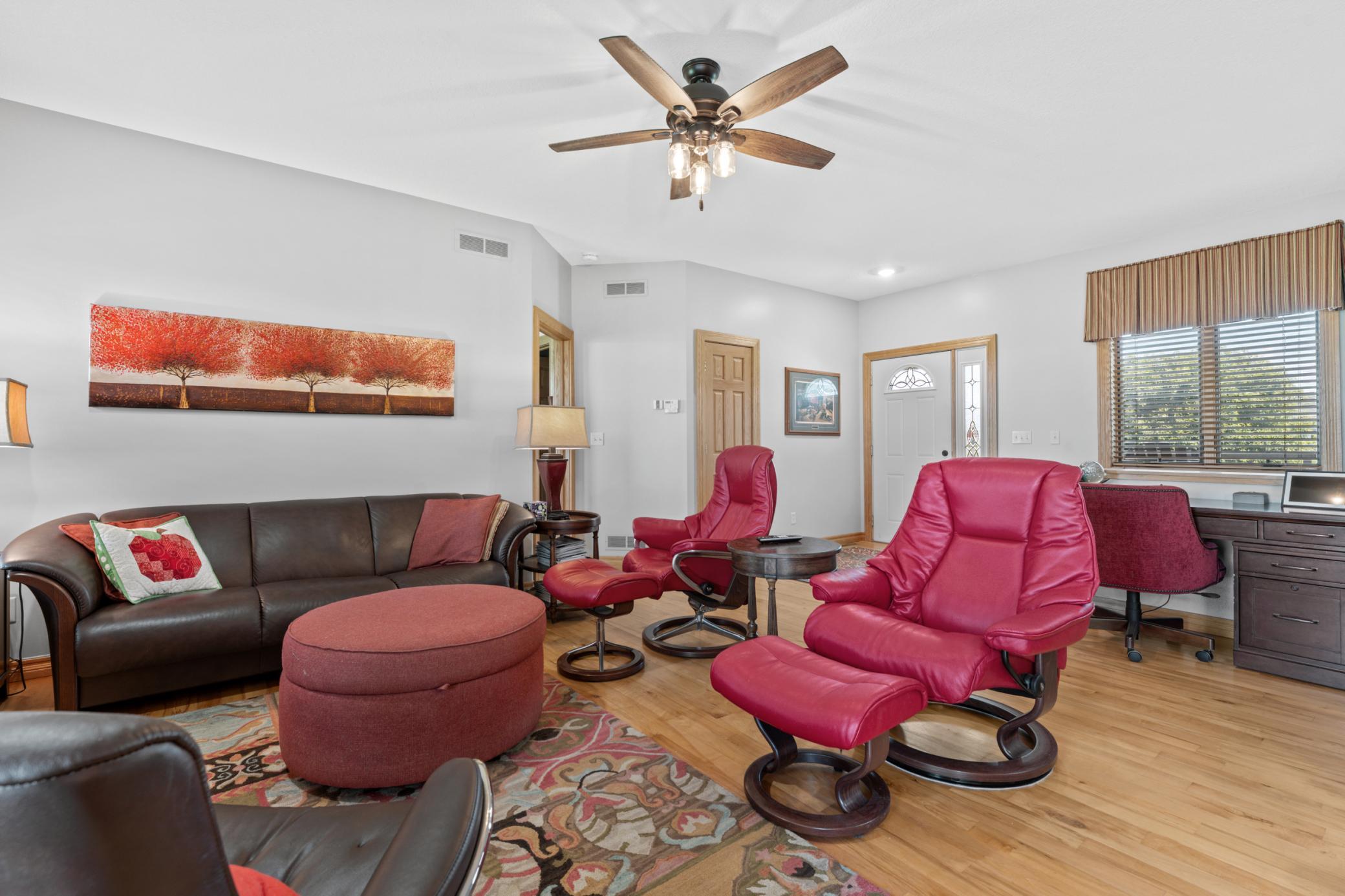 313 Maple Drive Property Photo 8